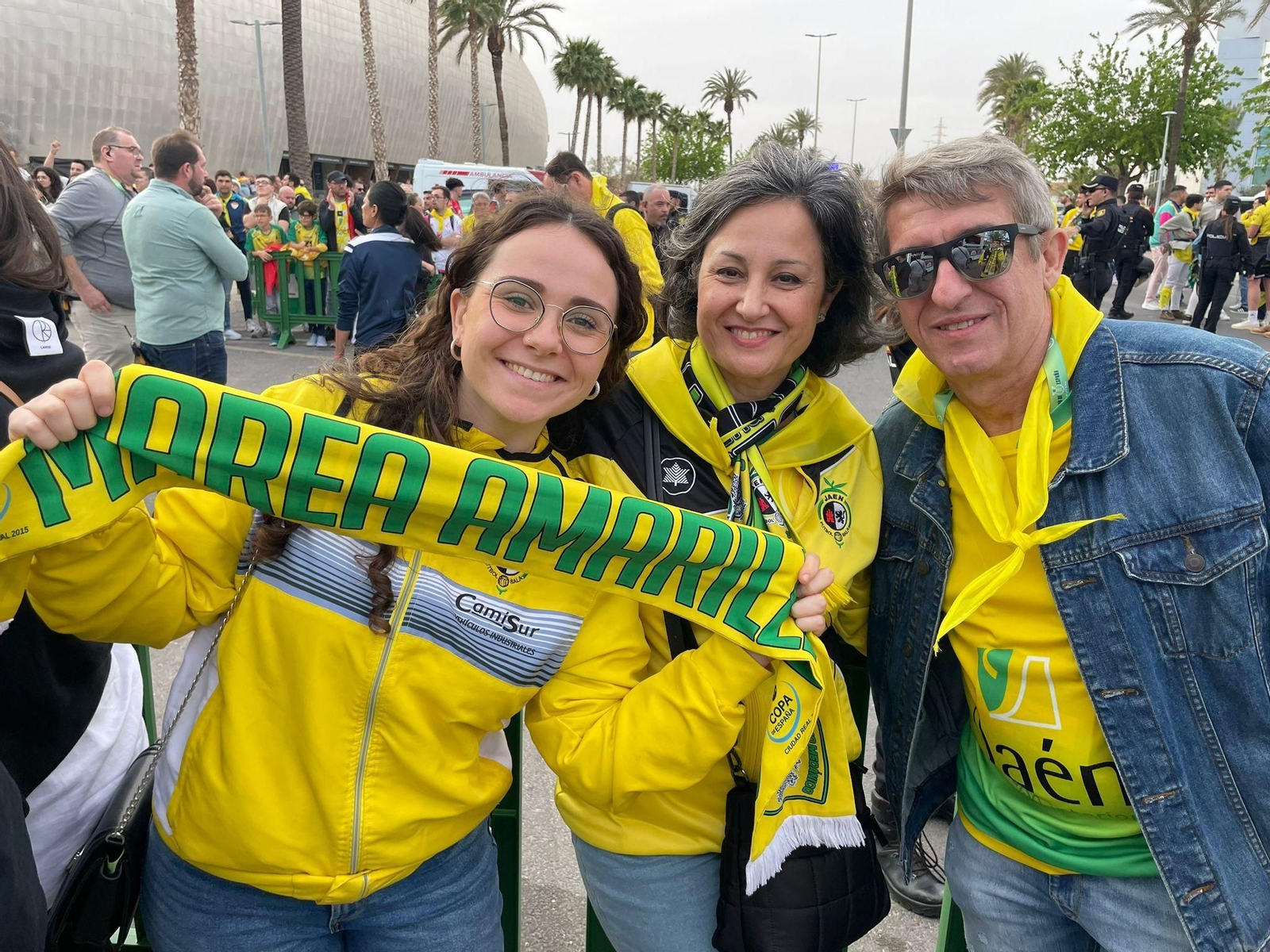 Fotogalería | La Marea Amarilla calienta motores para las semis