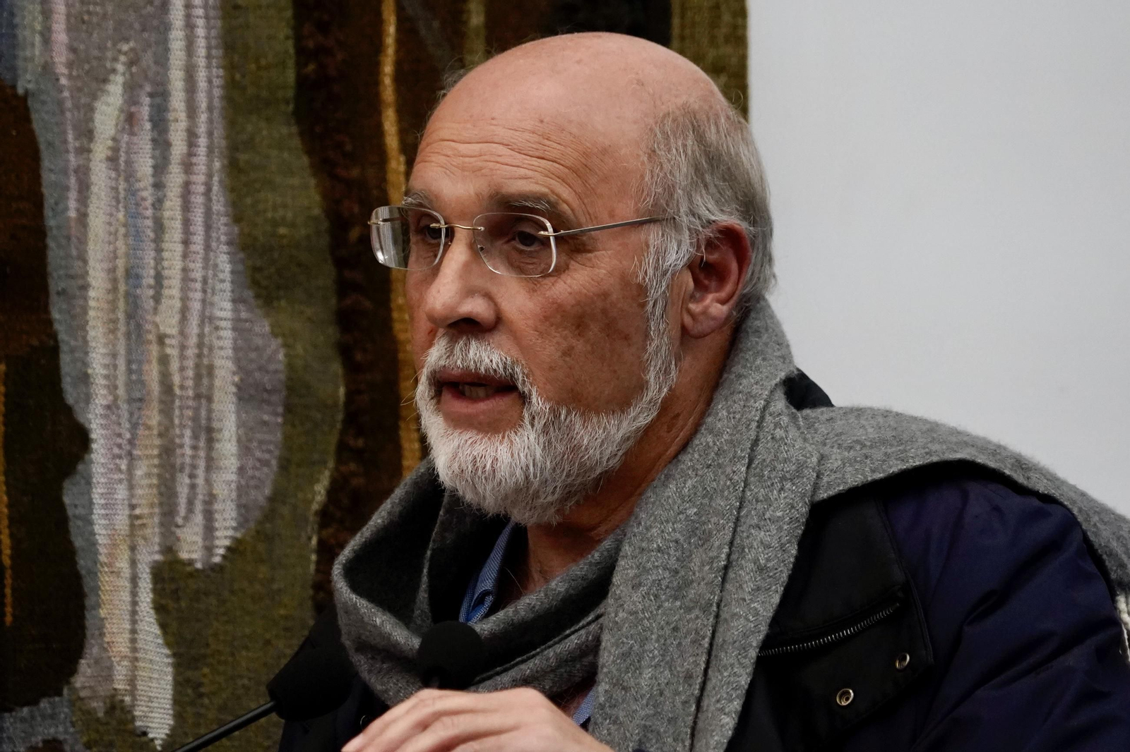 Imágenes de la presentación del libro 'Guerra en España' en Diputación