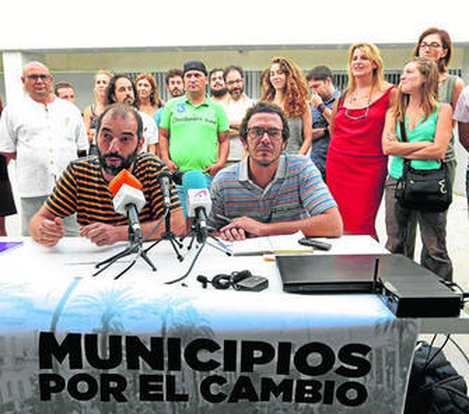 Kichi defiende que hay cosas más importantes que un busto del Rey