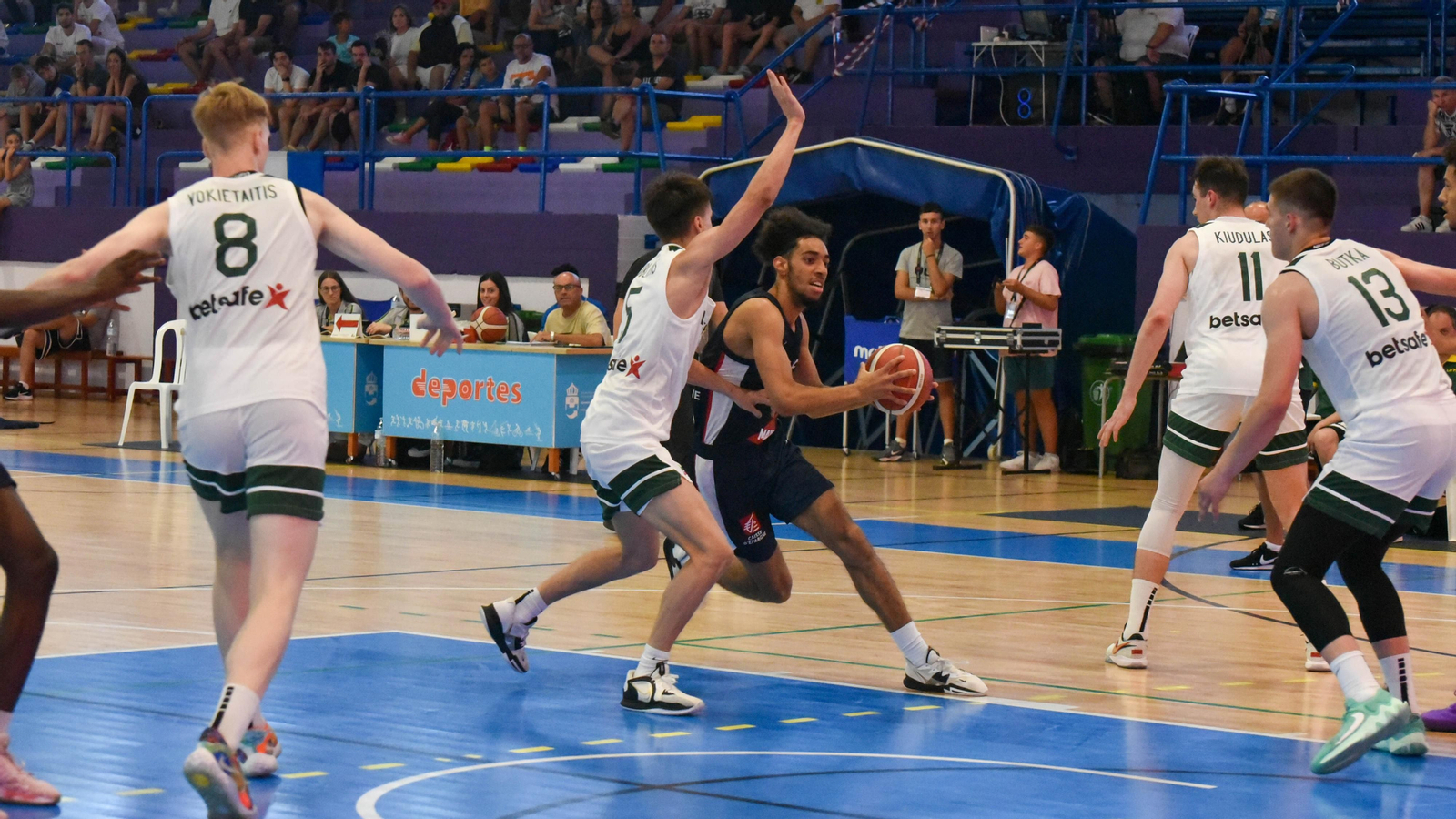 Las fotos de la primera jornada del Torneo Intenacional de Baloncesto U-20 de La Línea