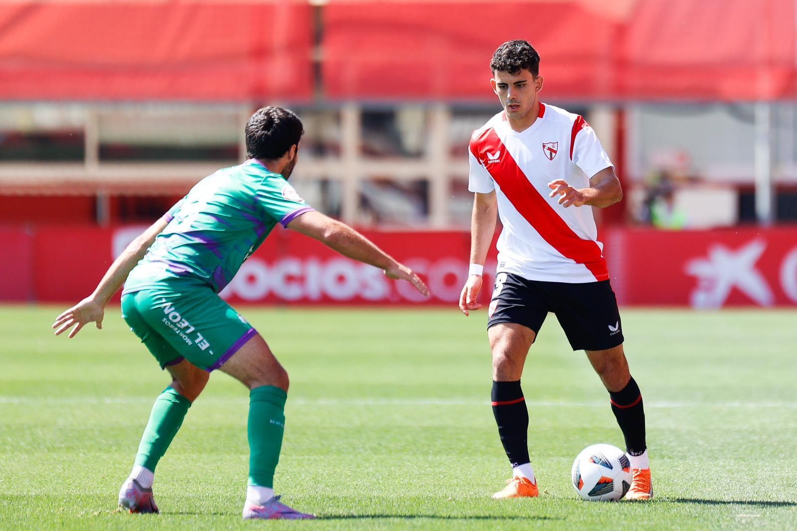 Pablo Pérez, en un partido del Sevilla Atlético.