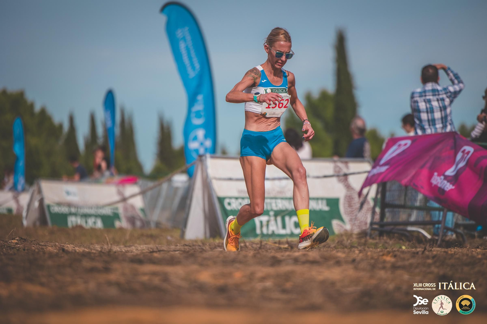 Búscate en las fotos del Cross de Itálica 2025 | 1