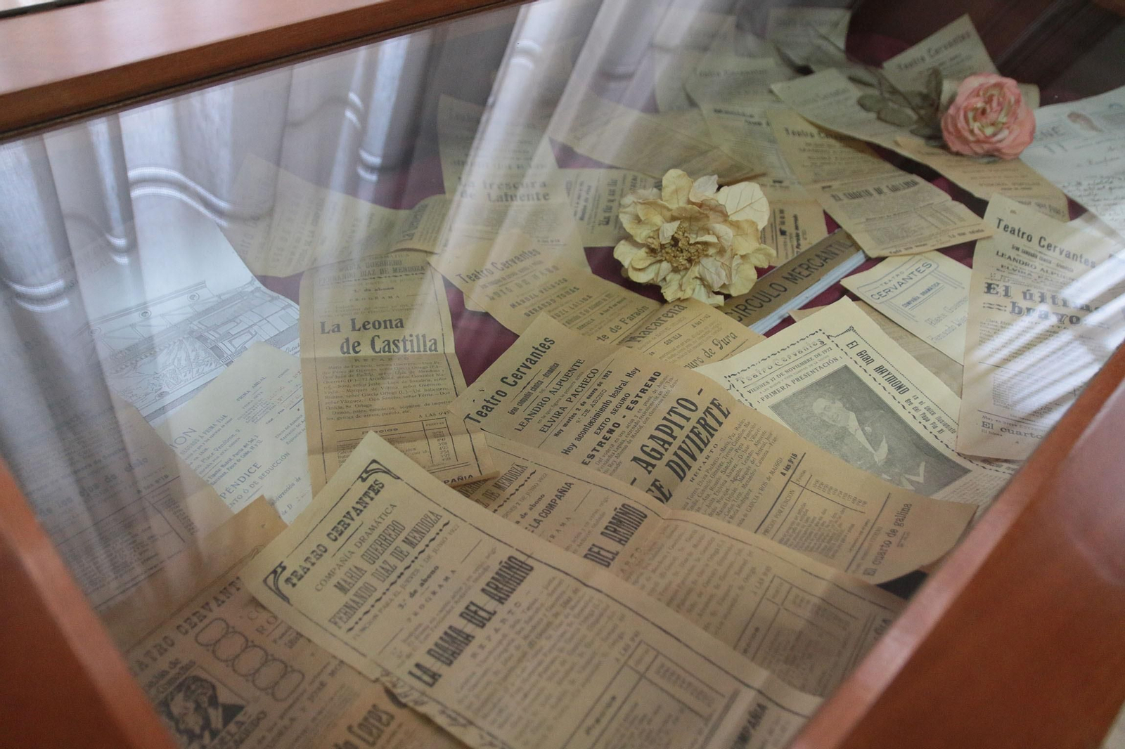 Así de espectaculares son los salones del Círculo Mercantil de Almería