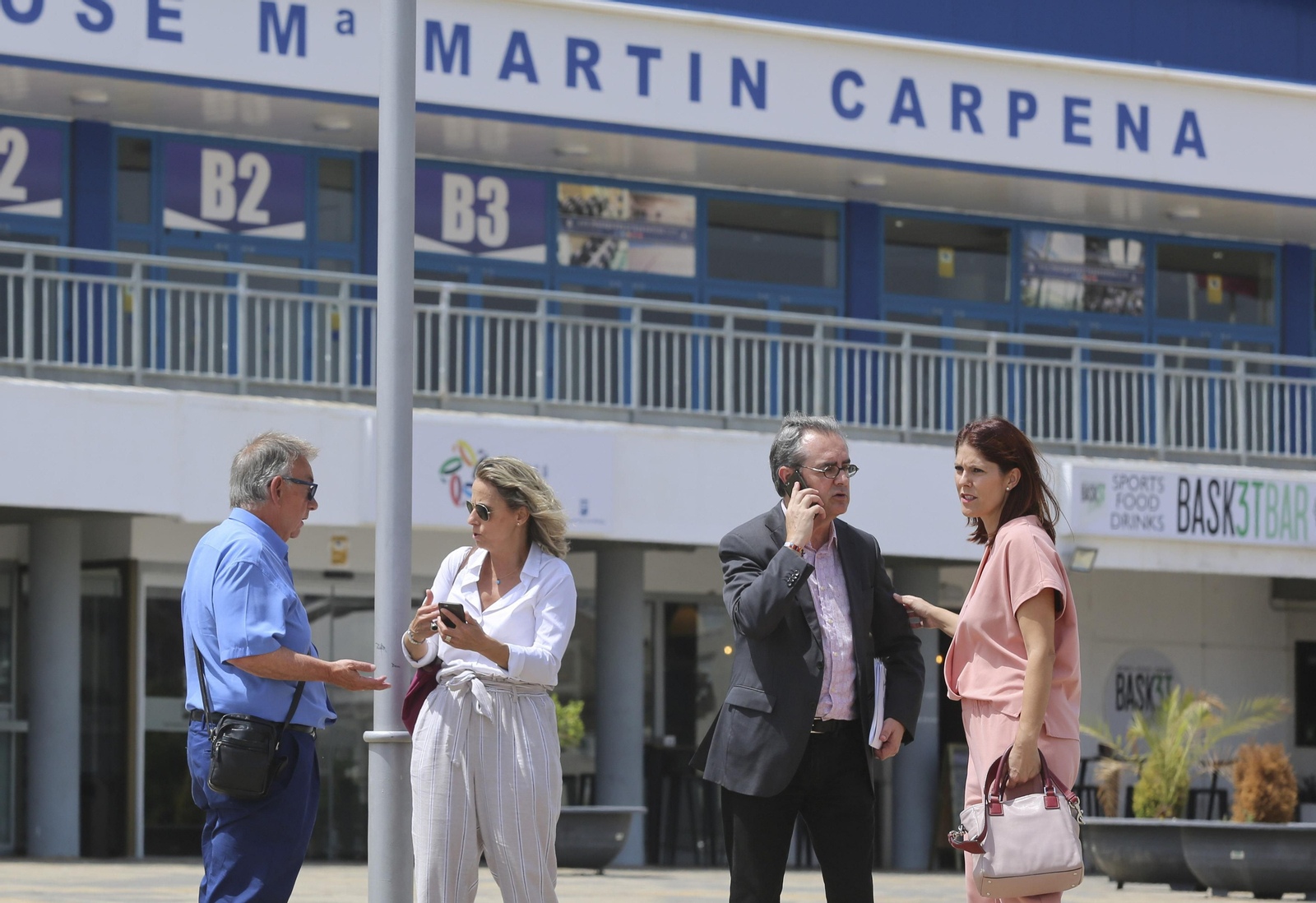 Emiliano Otegui, Ana Núñez, Juan Antonio Vigar y Noelia Losada, tras la visita al Martín Carperna, posible escenario de los Goya 2020.