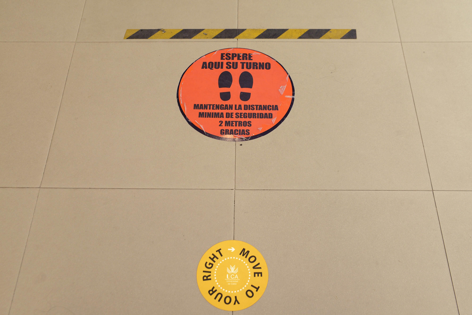 Fotos de las clases de la UCA con las restricciones de la Junta.