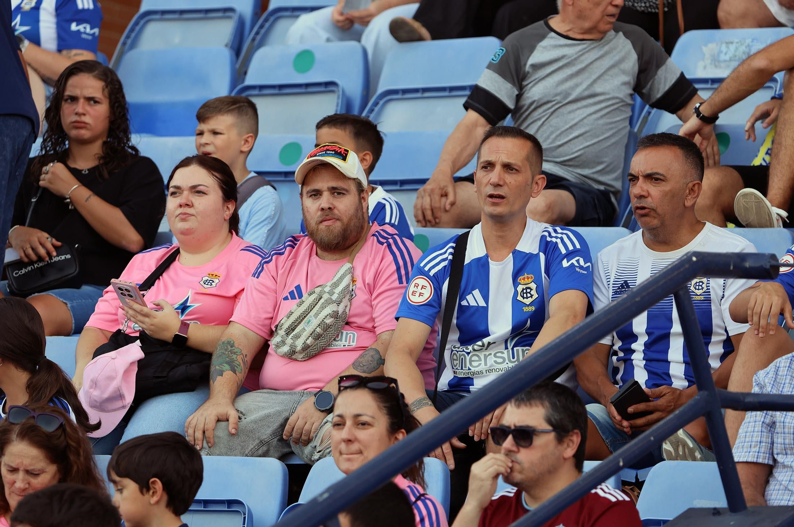 Búscate en las gradas del estadio en la celebración del Trofeo Colombino