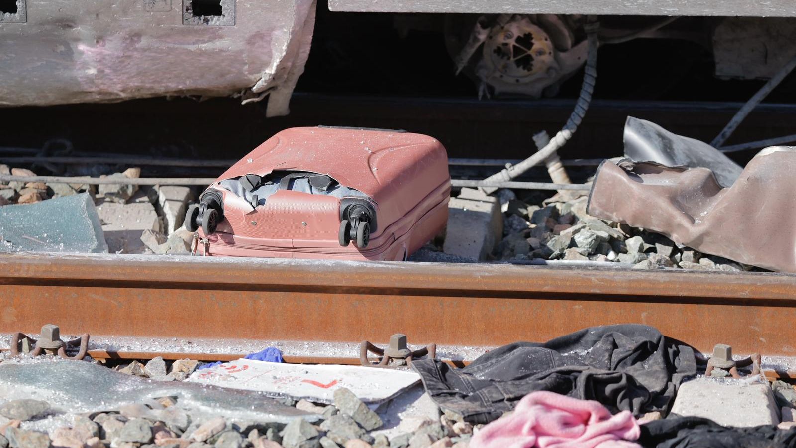 Objetos alrededor del siniestro el pasado martes en la zona cero