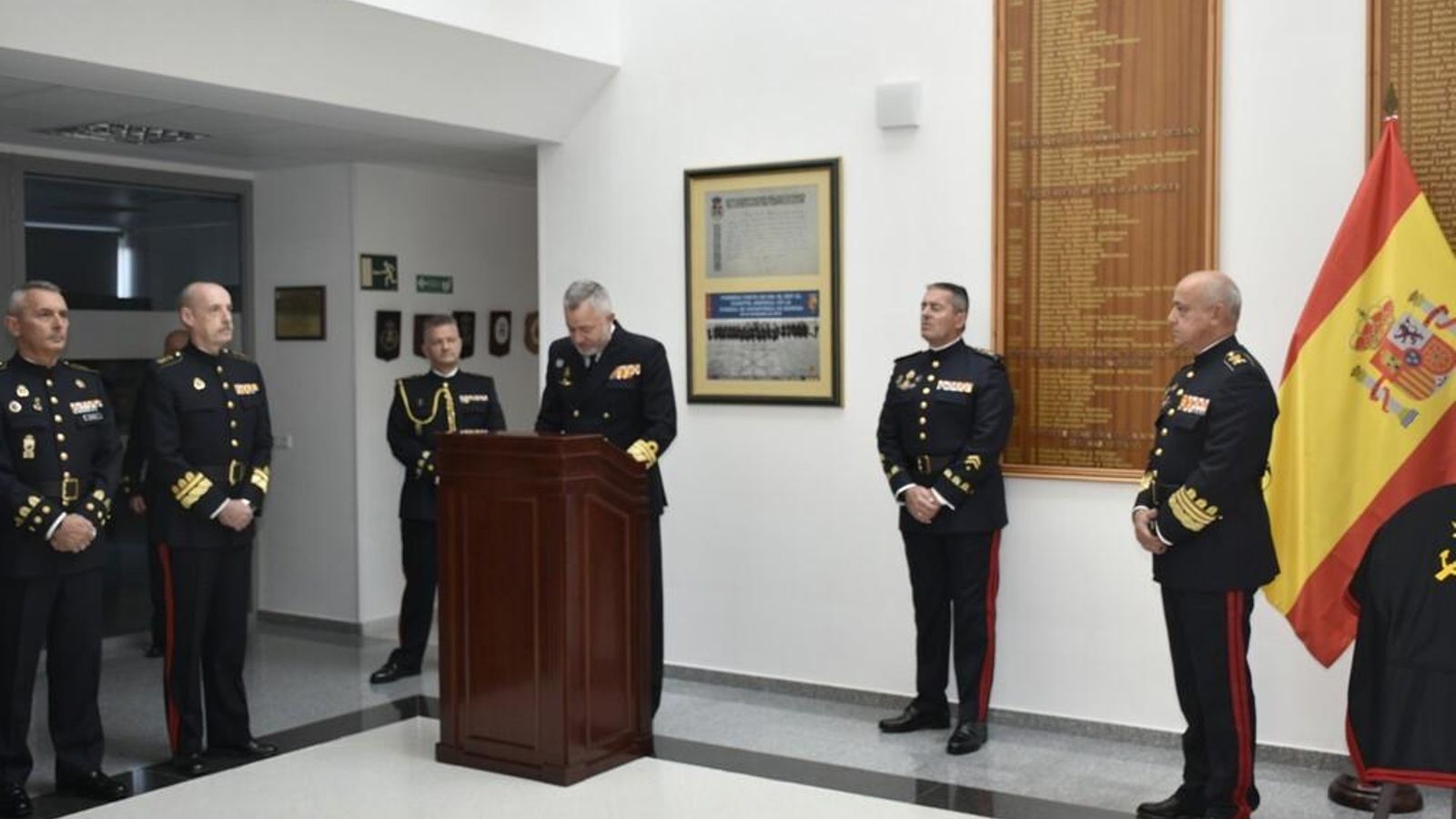 Alocución del vicealmirante Núñez Torrente en el reconocimiento a la Fuerza de Infantería de Marina por su papel en la operación Atalanta.