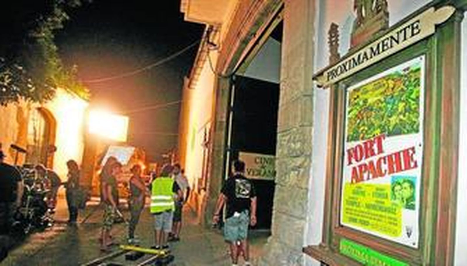 Aspecto que presentaba ayer la calle San Ildefonso durante el rodaje.