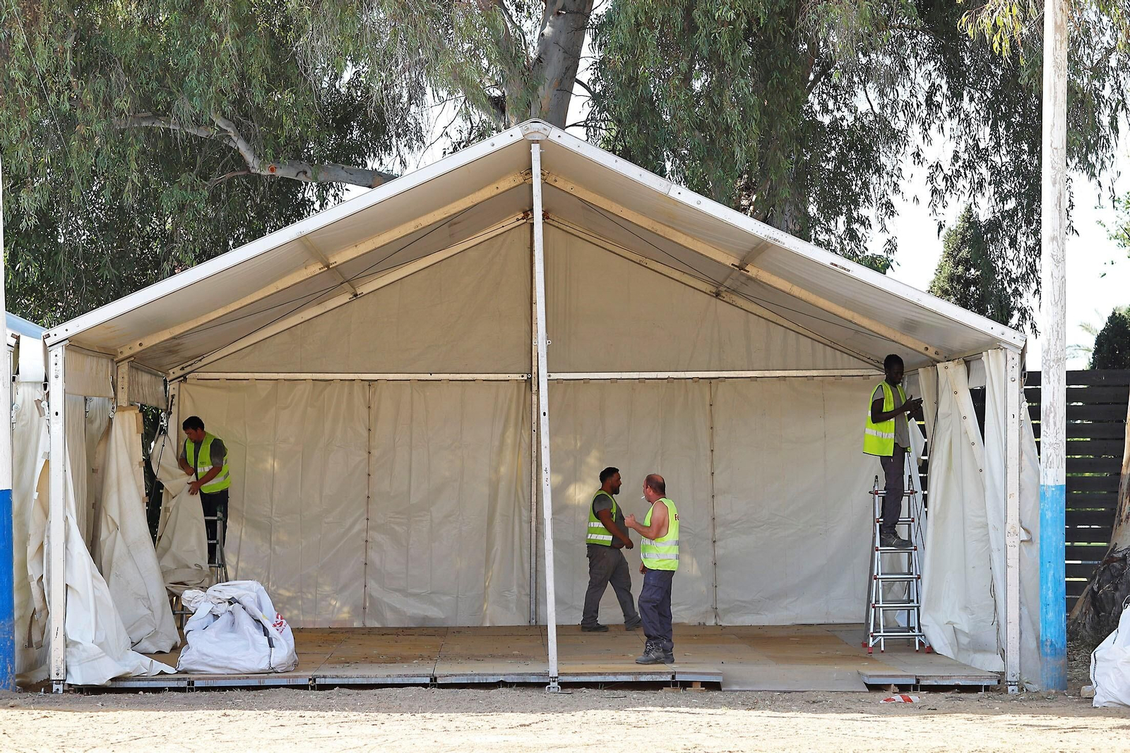 Montaje de las casetas para la Feria del Caballo.