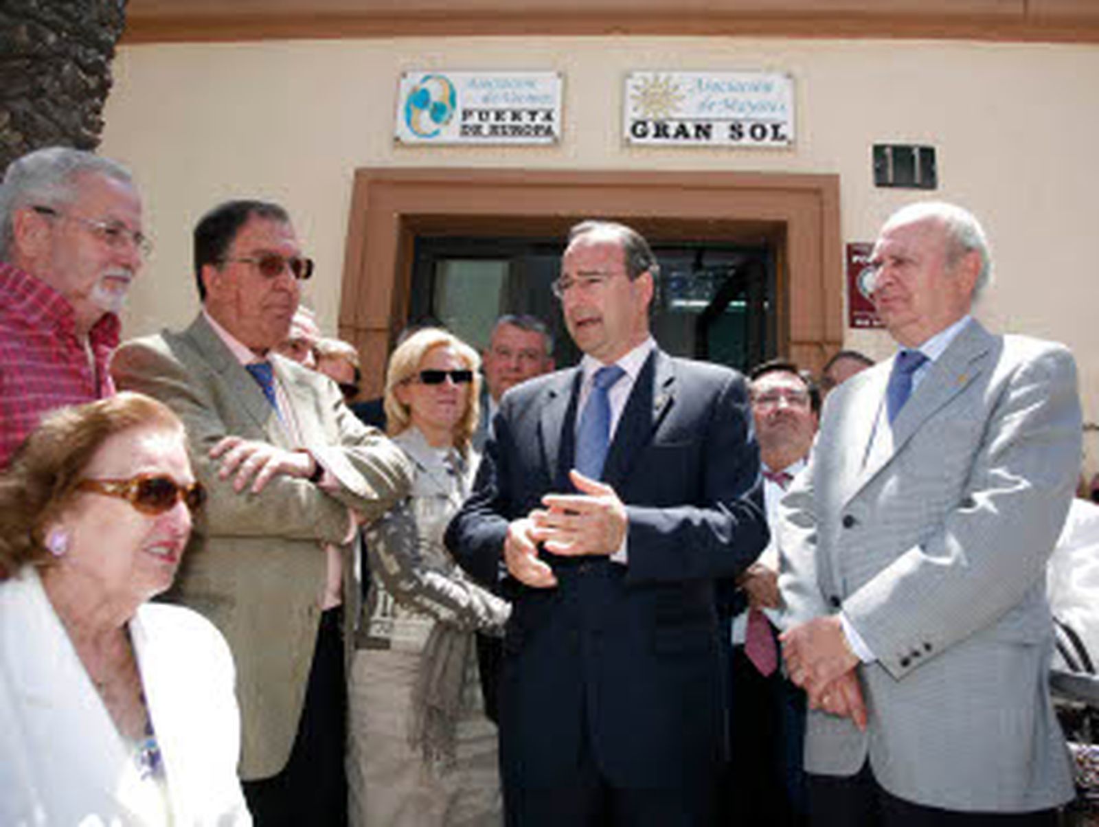 Las asociaciones 'Puerta Europa' y 'Gran Sol' se instalan en la Casa del Jardinero