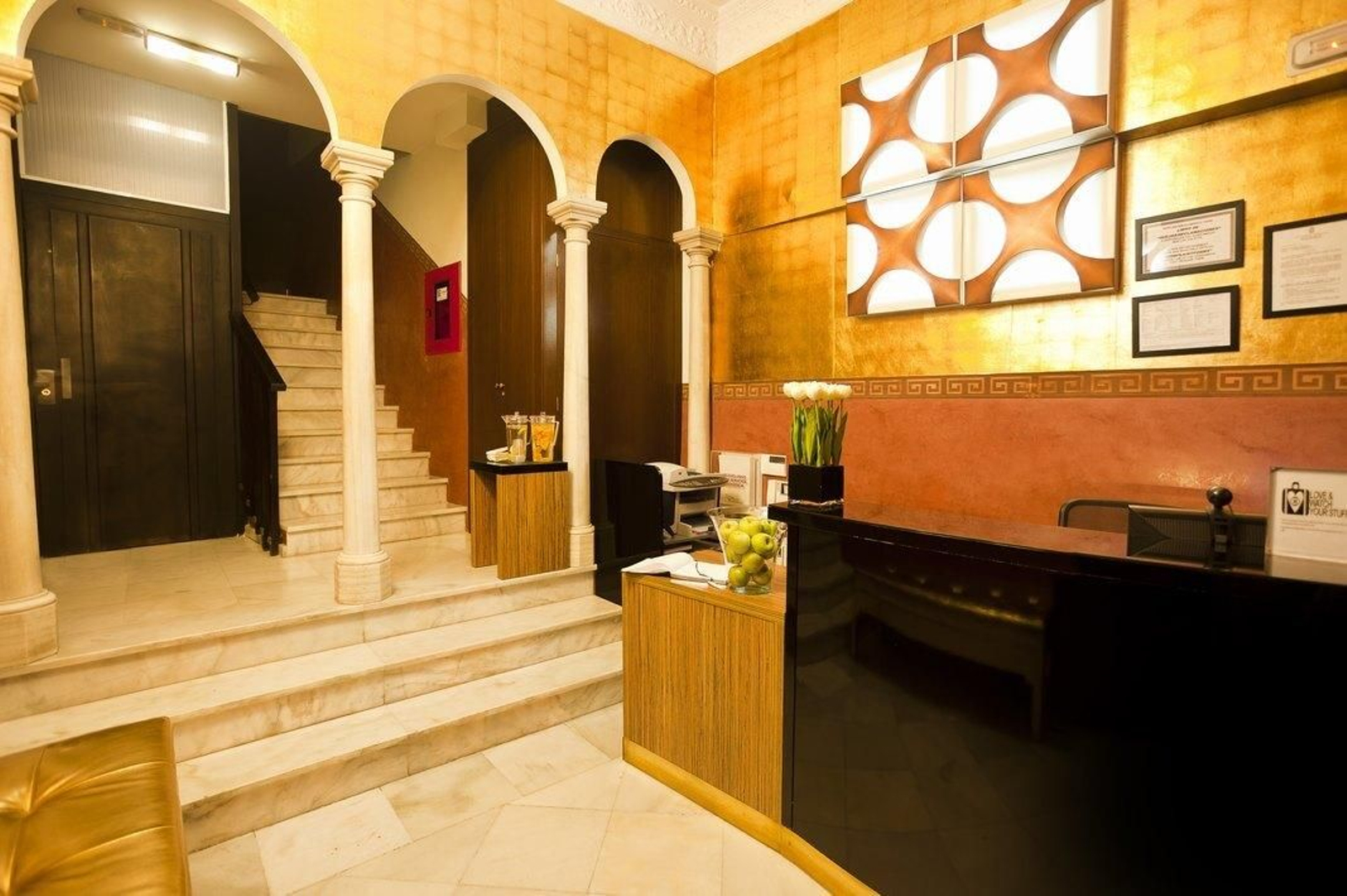 Room Mate Leo, en el centro de Granada, es uno de los establecimientos que se abren para trabajadores y sanitarios en Granada.