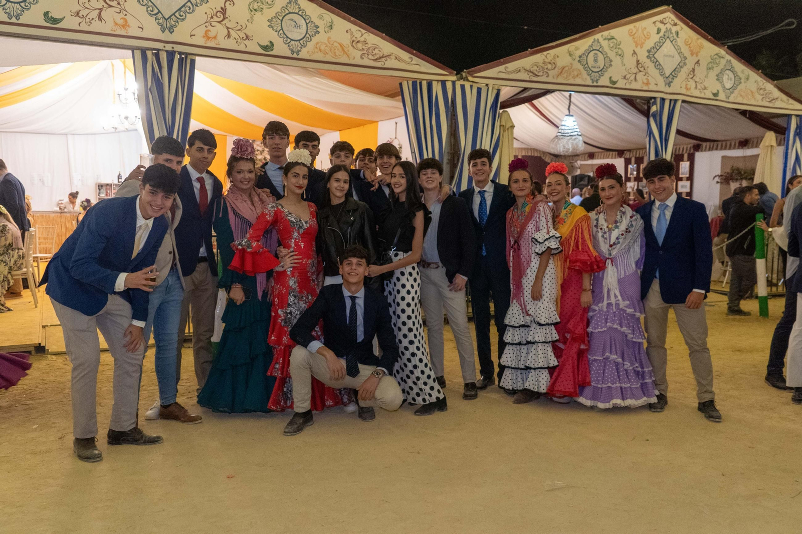 Imágenes del ambiente del ambiente de la noche del domingo en la Feria de Otoño y del Caballo 2025 de Huelva