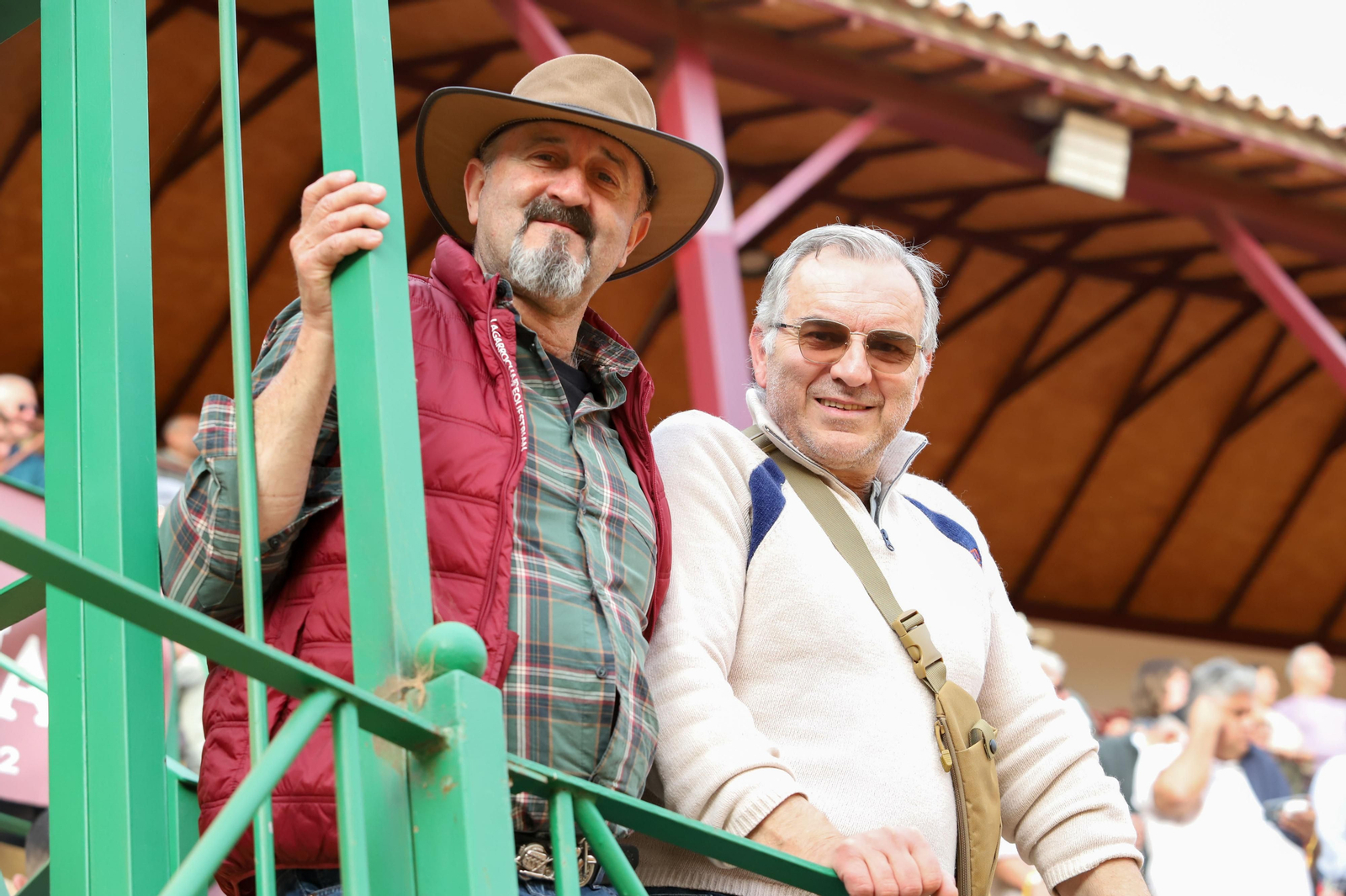 Imágenes de la novillada previa a la Semana Santa en la plaza de toros de La Línea