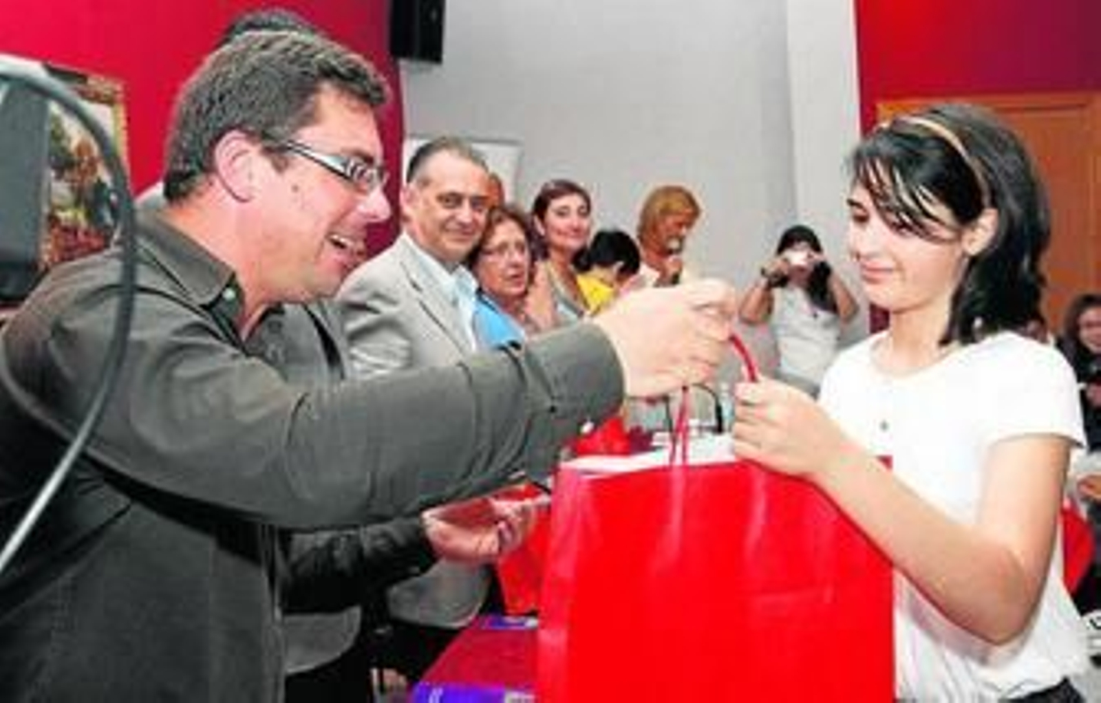 Momento de la entrega de premios celebrada ayer en la Casa de Cultura.