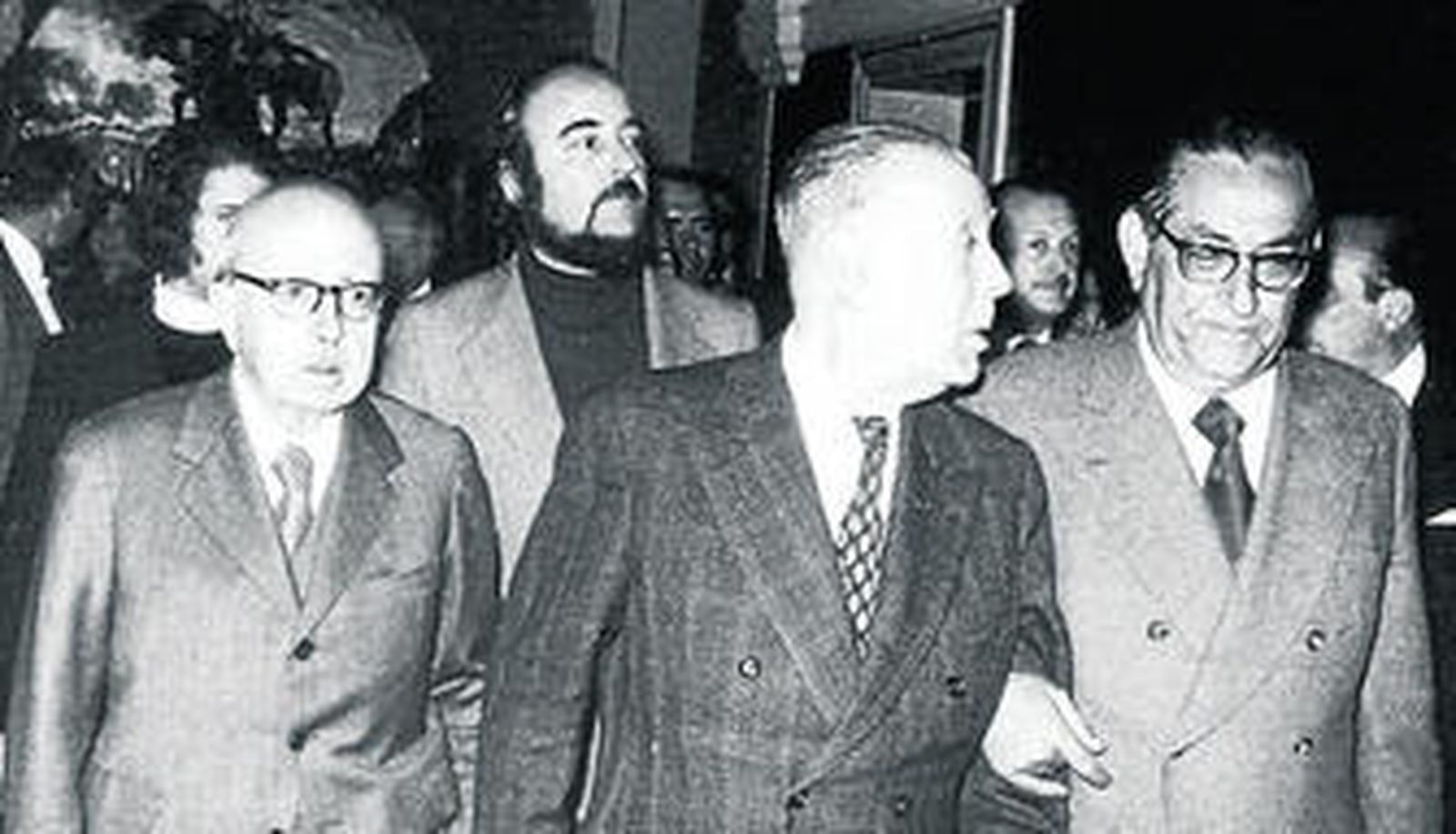 La consejera de Cultura, Rosa Torres, con Luis Rosales Fouz a su izquierda.