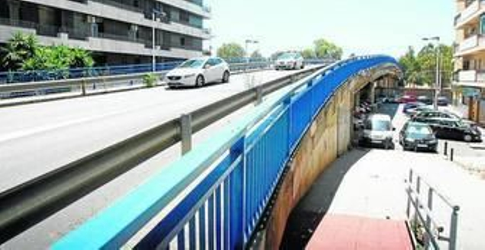 El puente del Hotel Luz será demolido por las obras de la nueva estación.