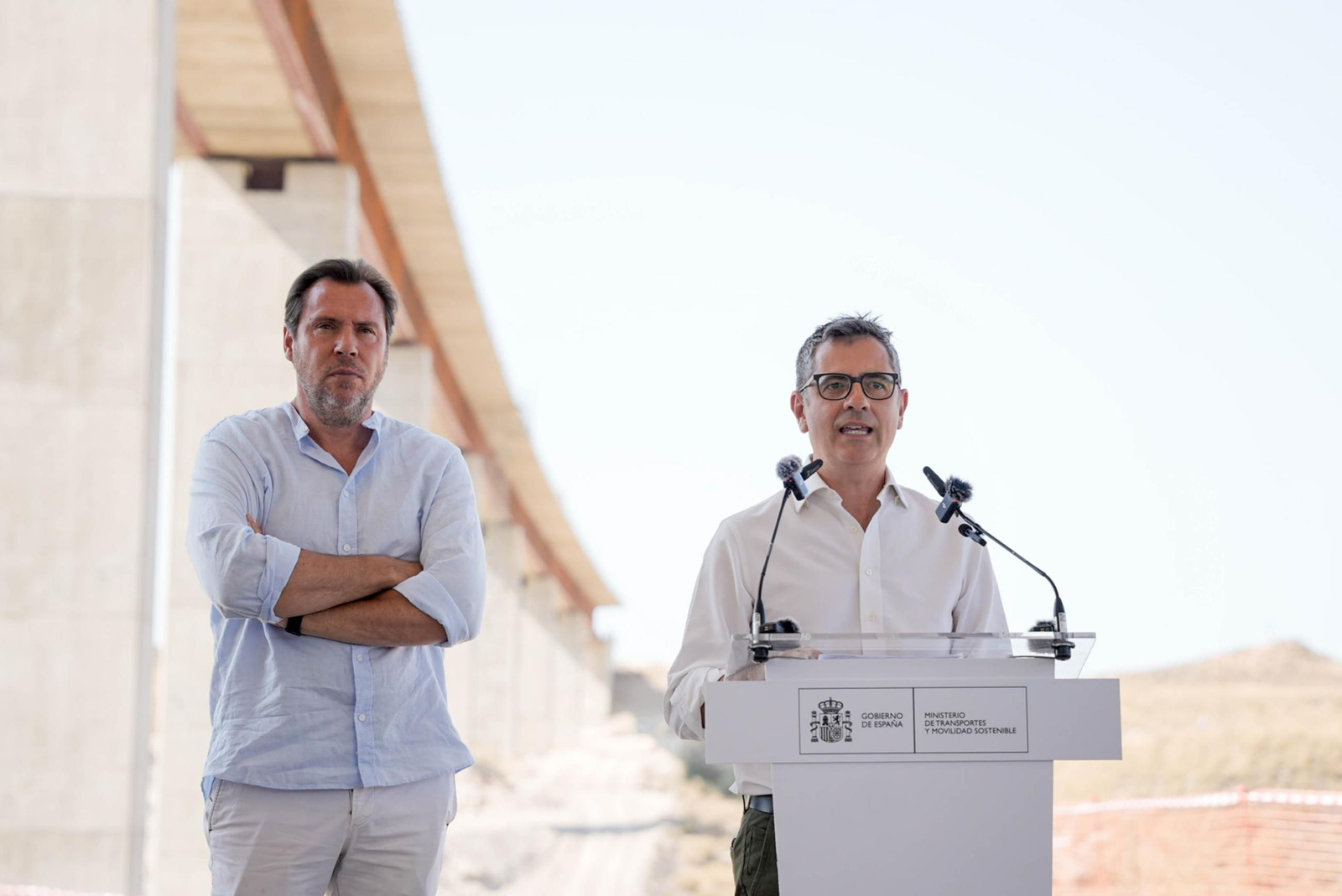Los ministros Félix Bolaños y Óscar Puente visitan el viaducto de los Feos de Almería