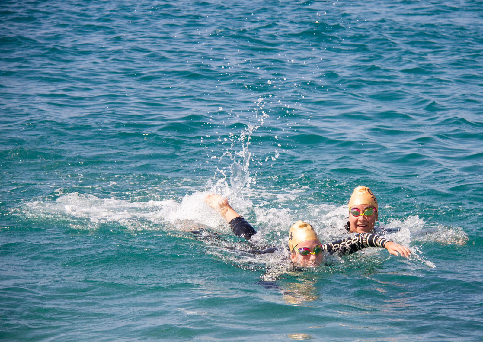 Así ha sido la XXI Travesía a Nado de la Bahía de La Herradura