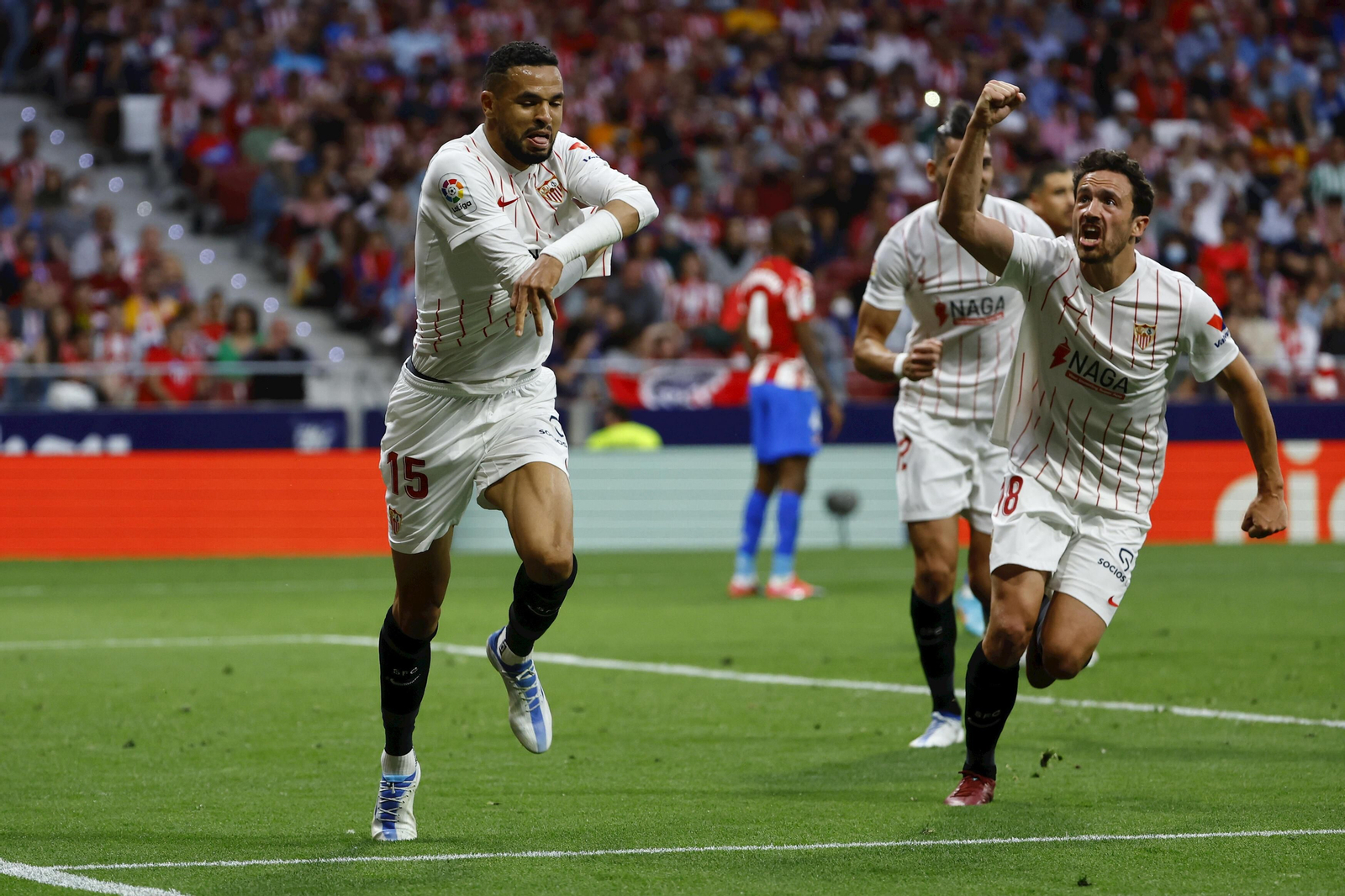 En-Nesyri celebra el 1-1 la pasada Liga en el Metropolitano que aseguraba la Champions.