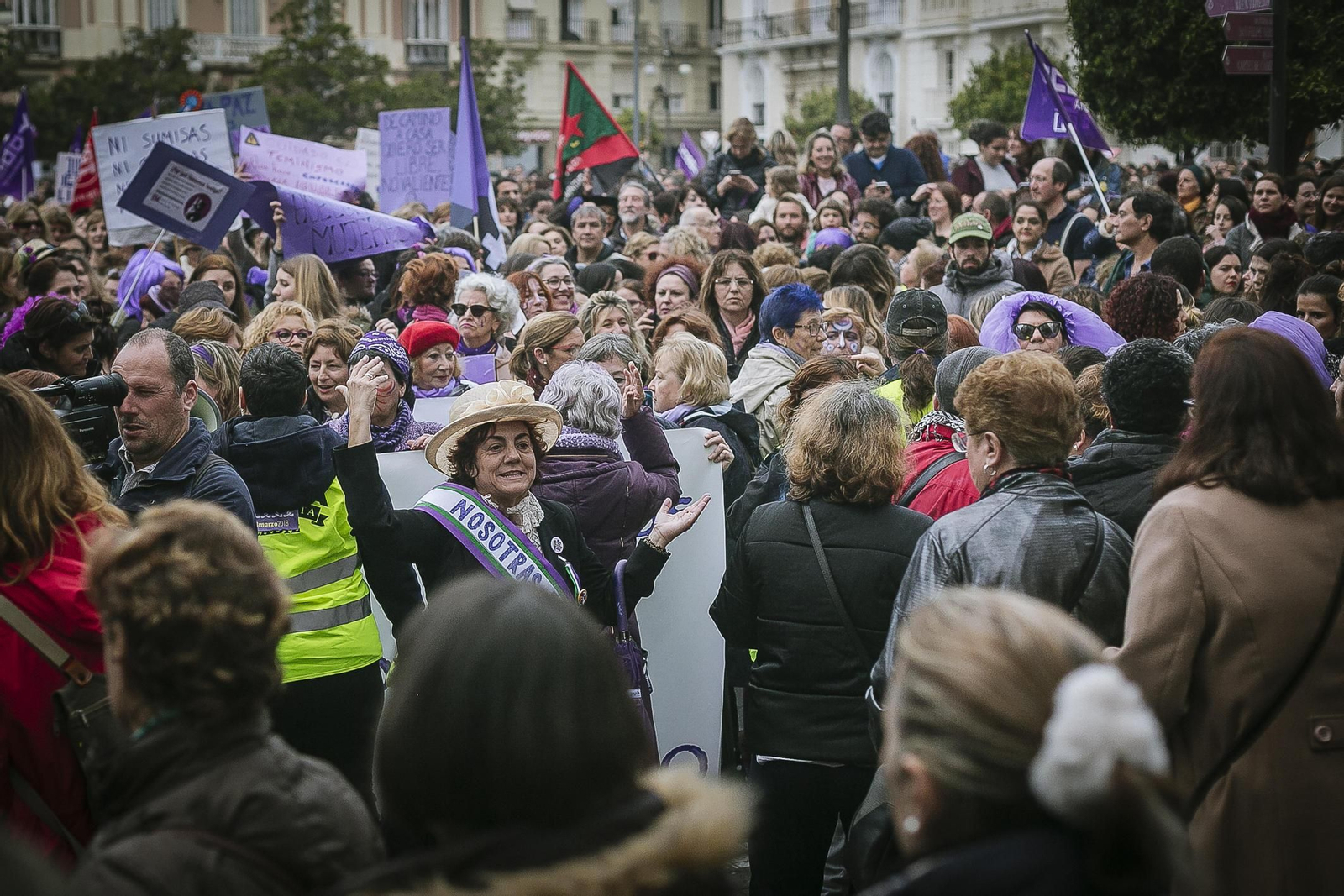 Multitudinaria manifestación por el Día de la Mujer
