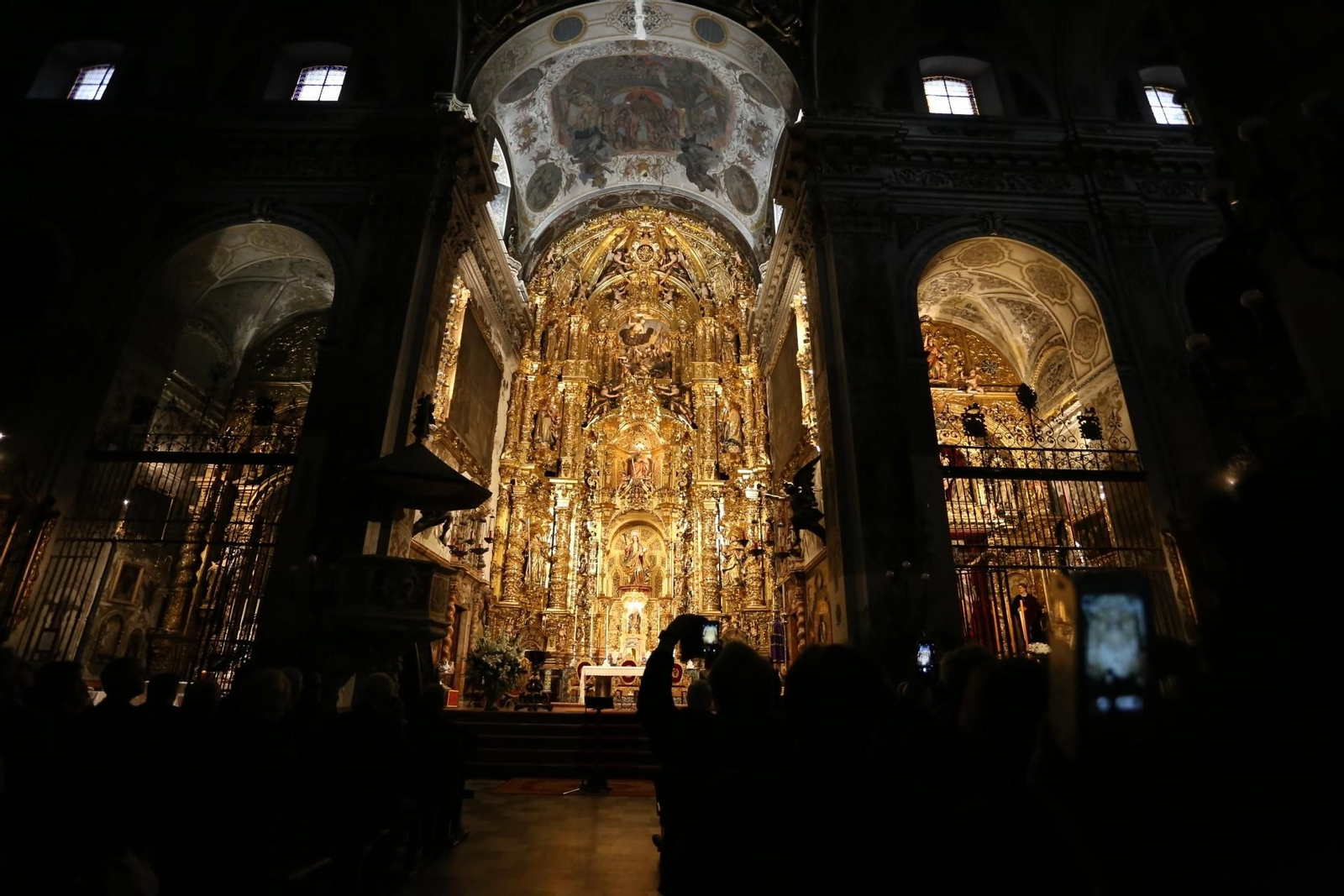 Durante las visitas nocturnas a la Iglesia de la Magdalena se juega con la iluminación especial del templo.