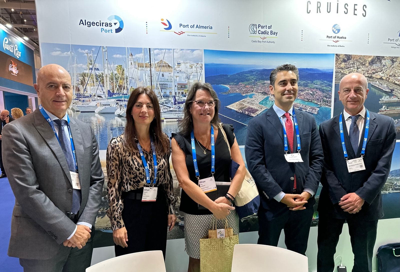 La delegación almeriense con Kelly Hubbard de la naviera Windstar.