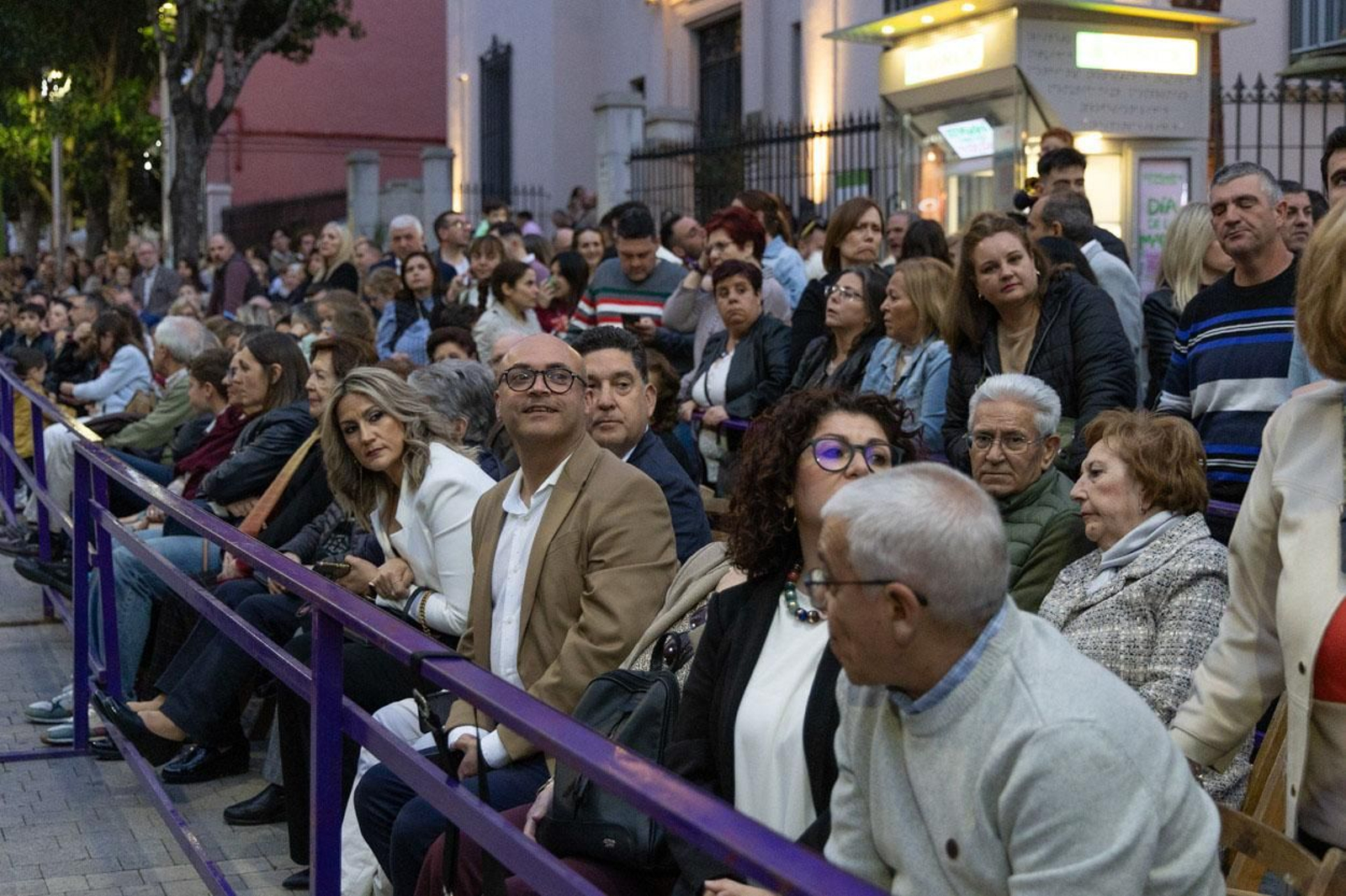 Los jiennenses arropan a las tres cofradías de la tarde en un Domingo de Ramos más caluroso de lo esperado (II)