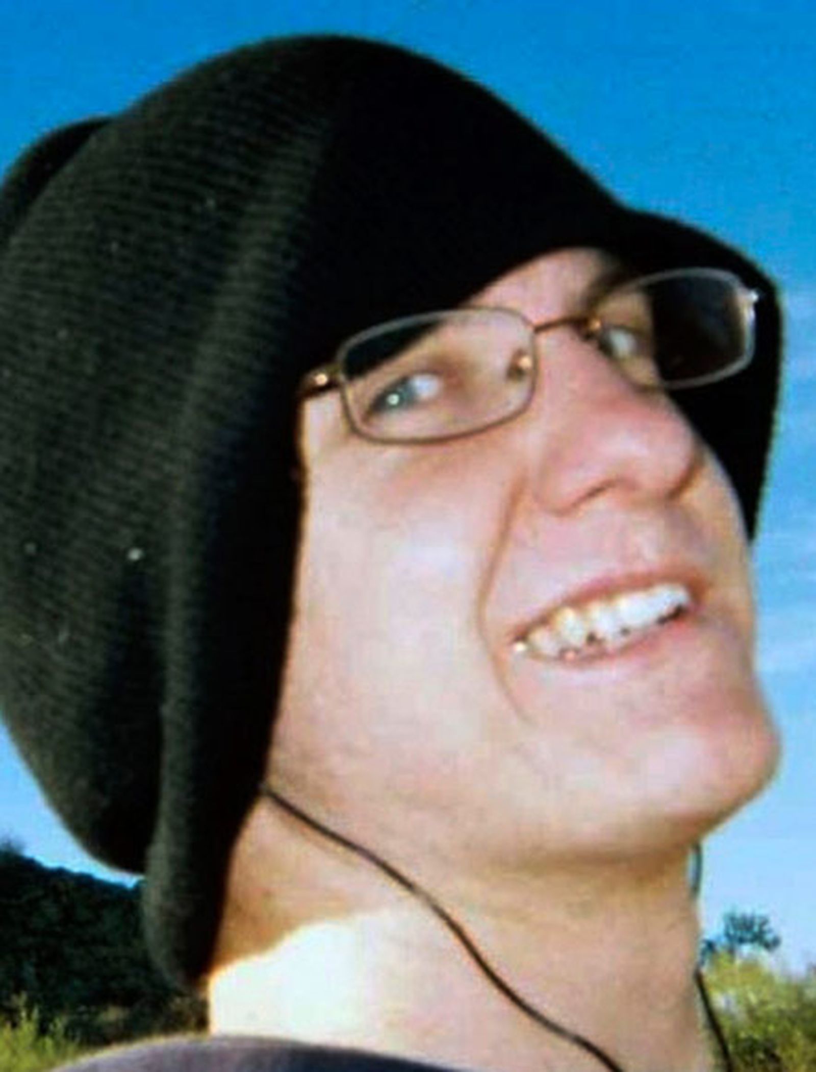 Giffords lucha por sobrevivir mientras EEUU reflexiona sobre la violencia política