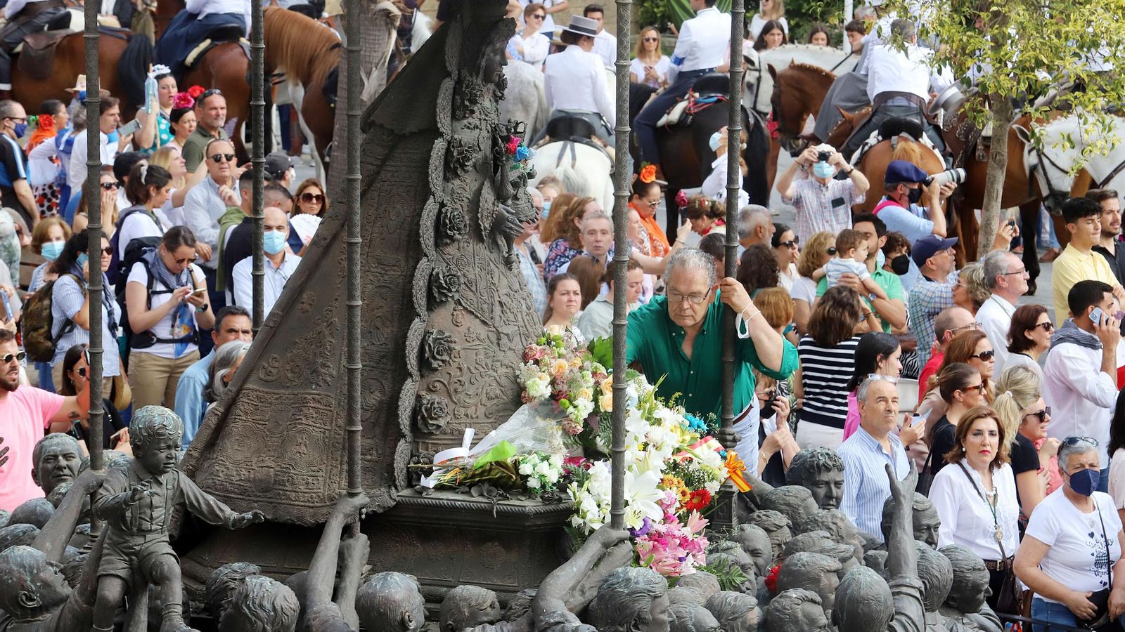 Monumento a la Virgen del Rocío