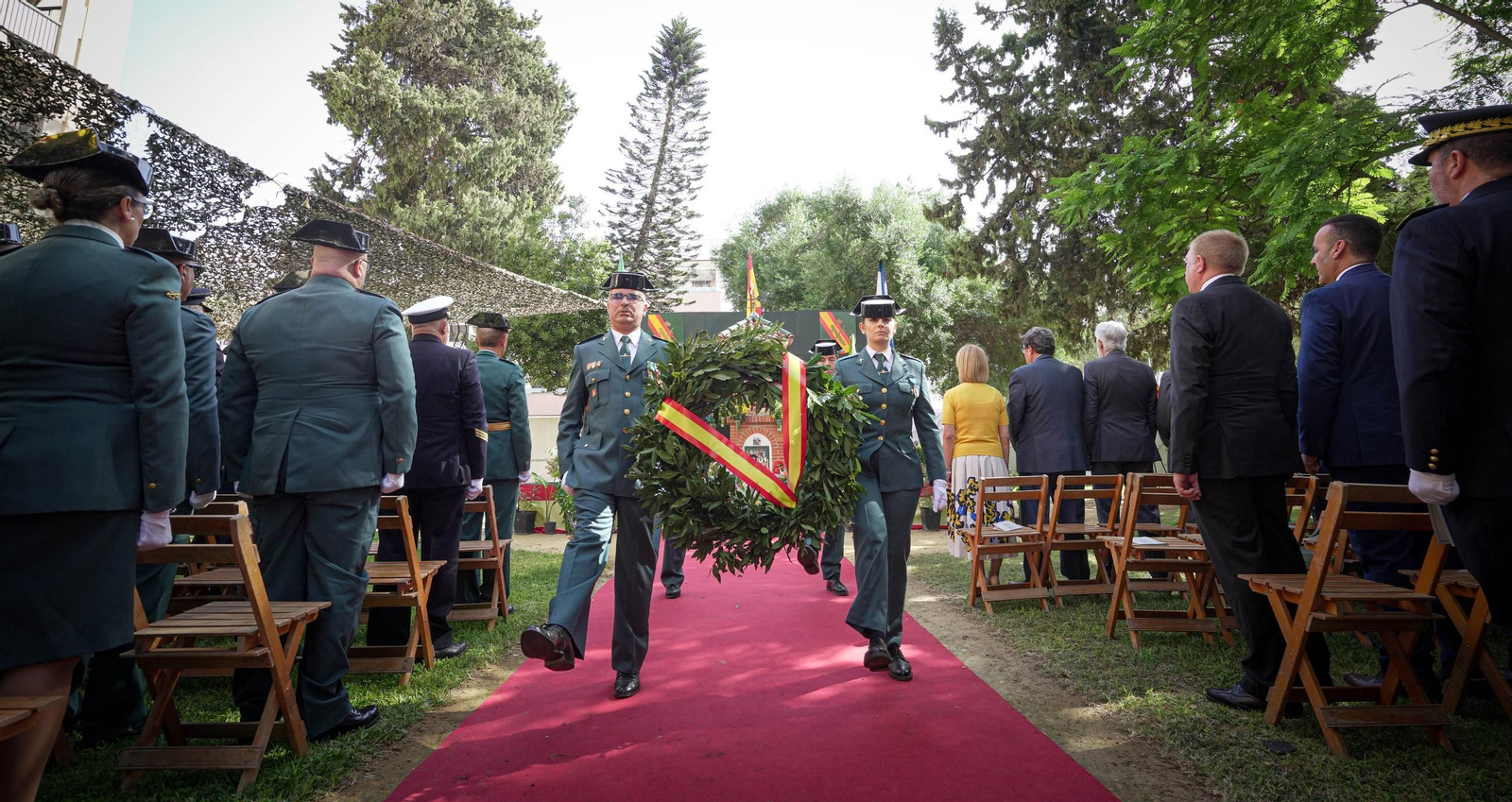Celebración del Día del Pilar en el cuartel de la Guardia Civil de Jerez