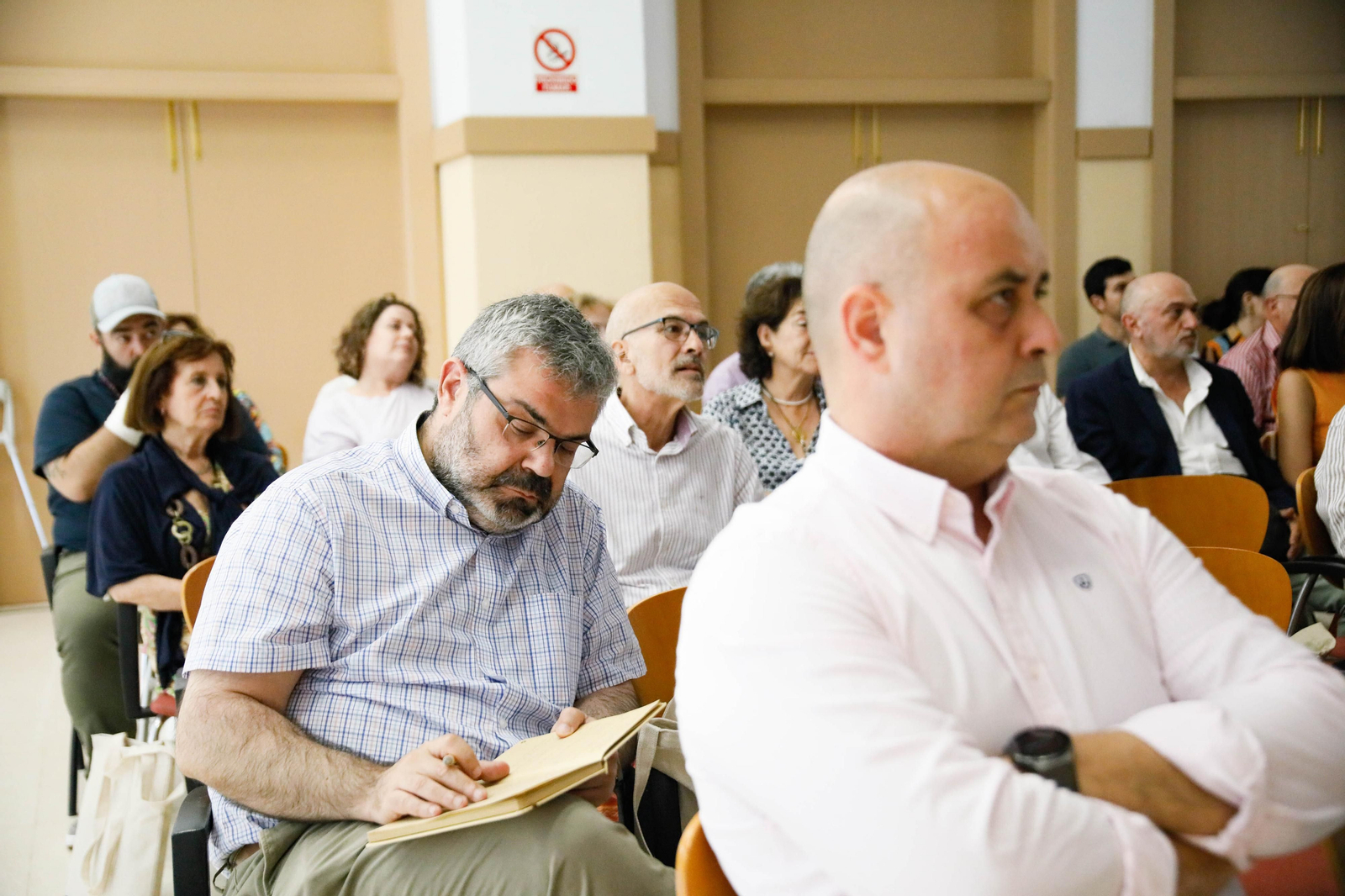 Imágenes de la entrega de los Escudos de Oro del IEA y la celebración de su Plenario