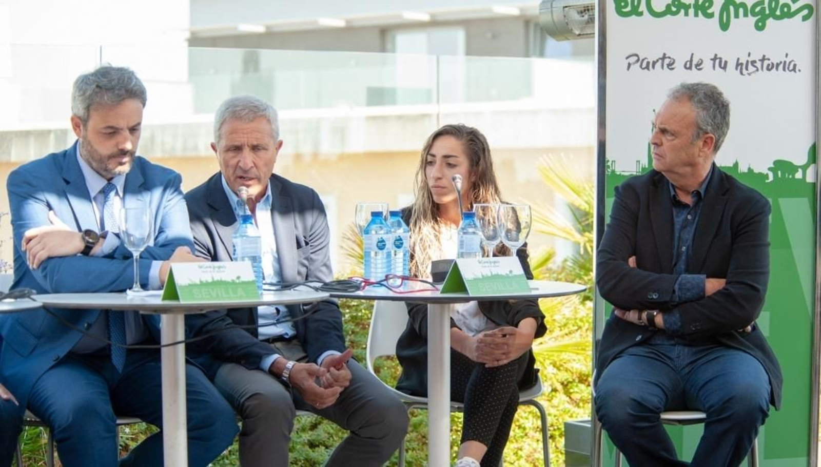 Caparrós, junto a Blanco y la futbolista Olga, en la tertulia de El Corte Inglés.