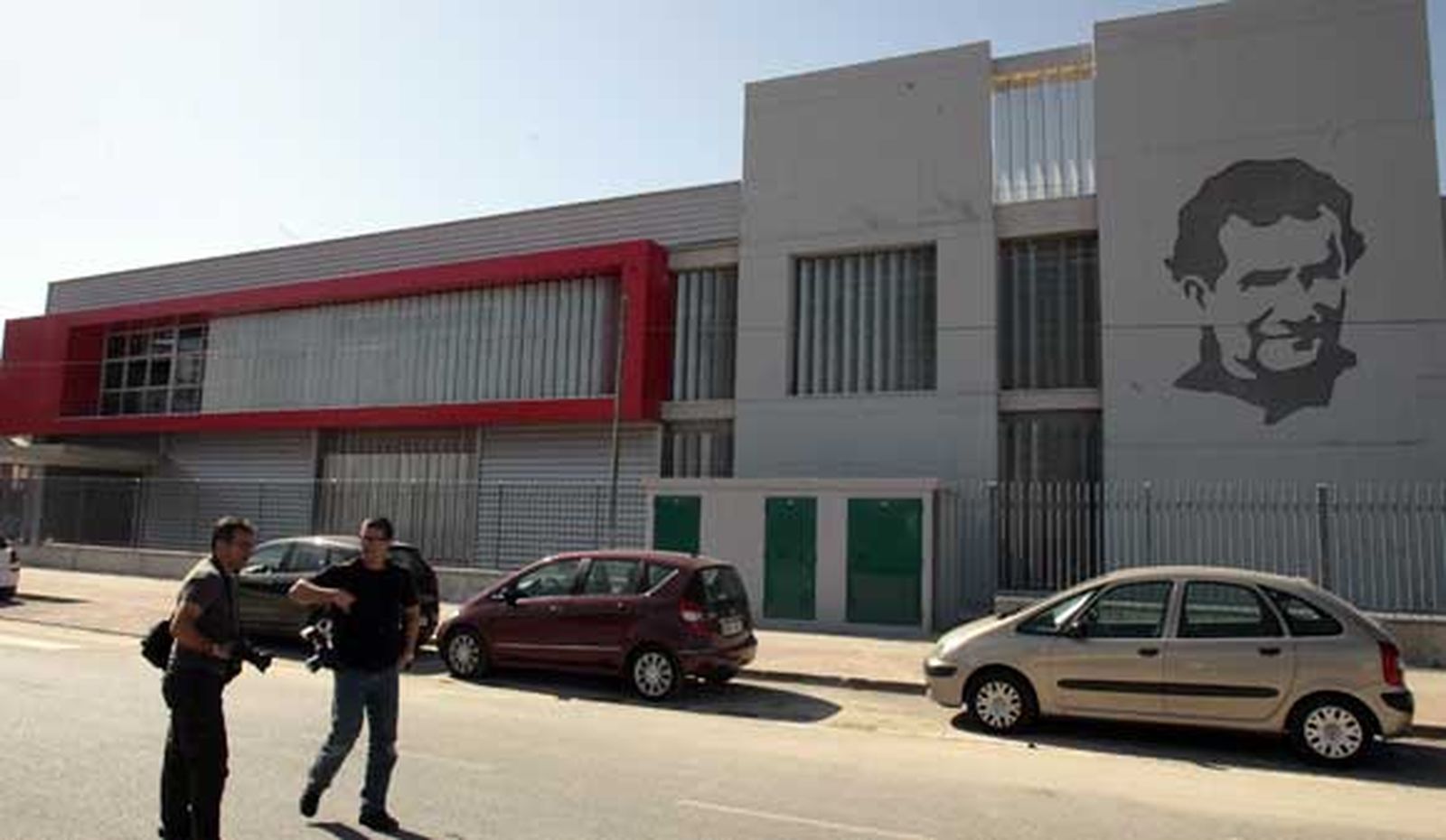 Zoido se compromete con el Polígono Sur porque "también es Sevilla"