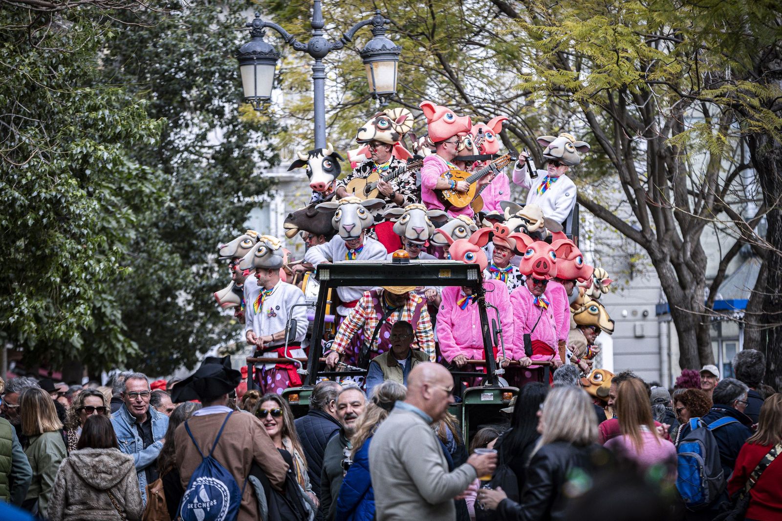Las mejores imágenes del lunes de Carnaval de Cádiz 2026