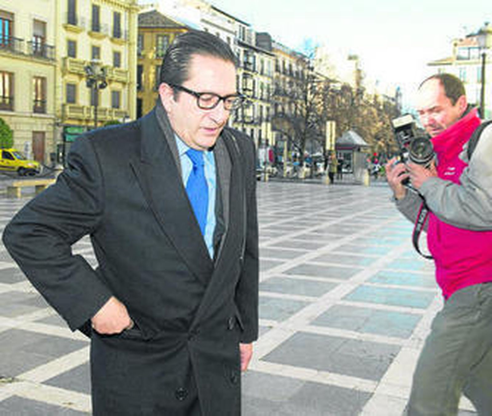Manuel Jaén, ayer, a su llegada a la sede de la TSJA.
