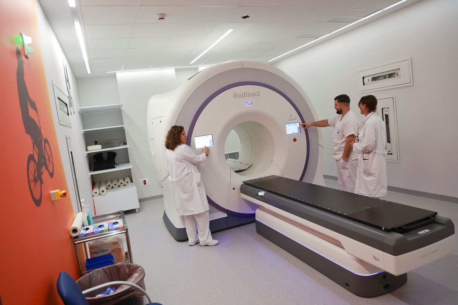 Un acelerador lineal para el diagnóstico oncológico en un hospital en Málaga.