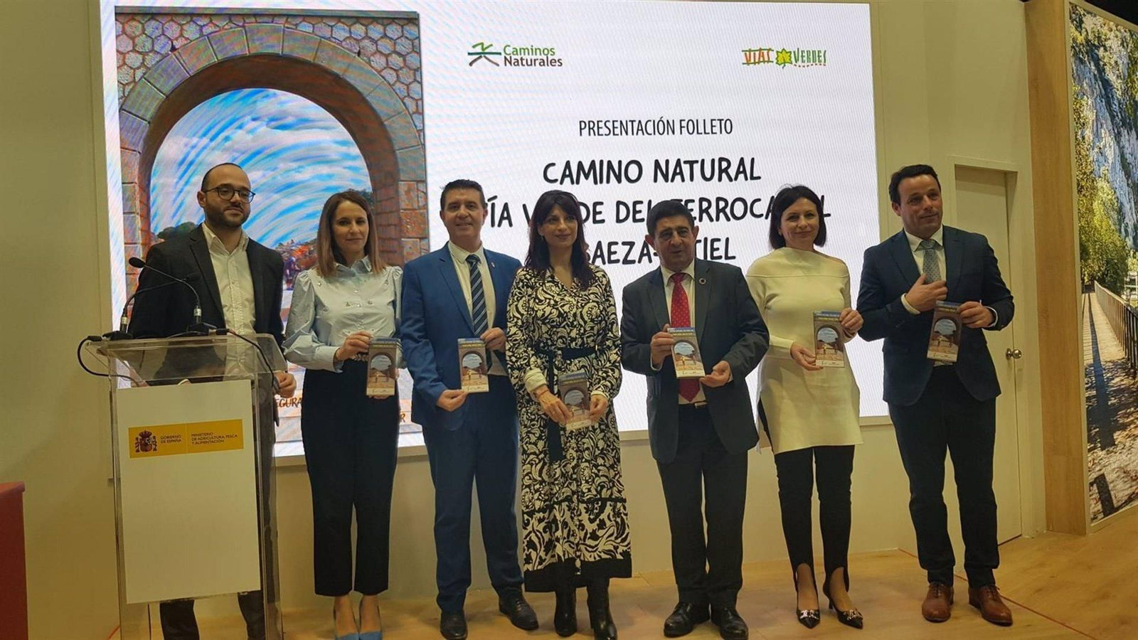 Presentación del nuevo folleto.