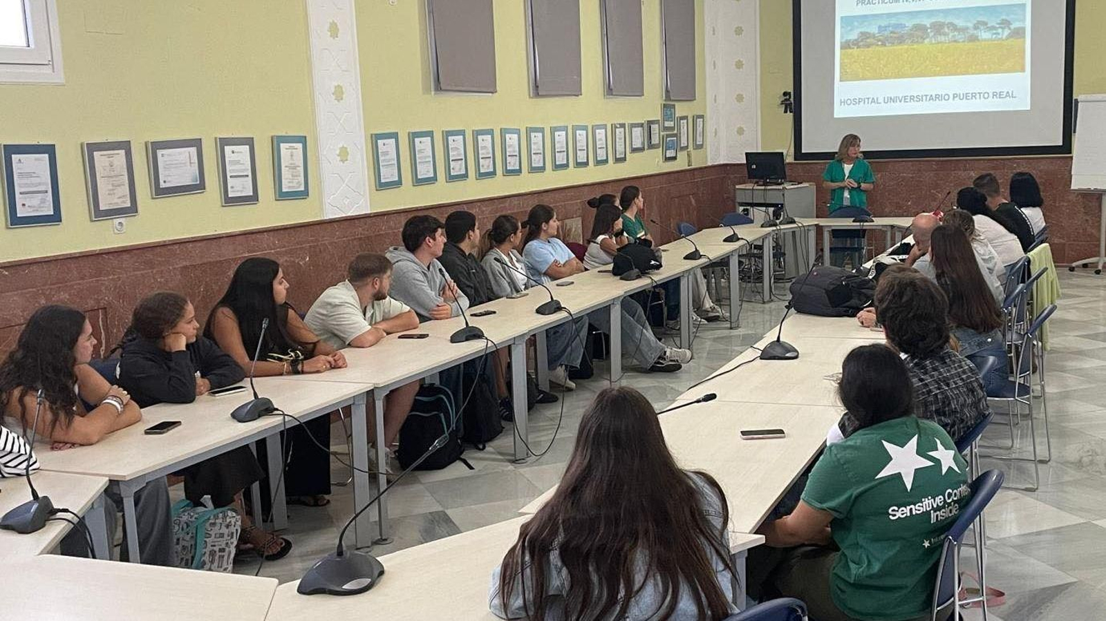 Bienvenida a los estudiantes de Enfermeria de la UCA en el Hospital de Puerto Real