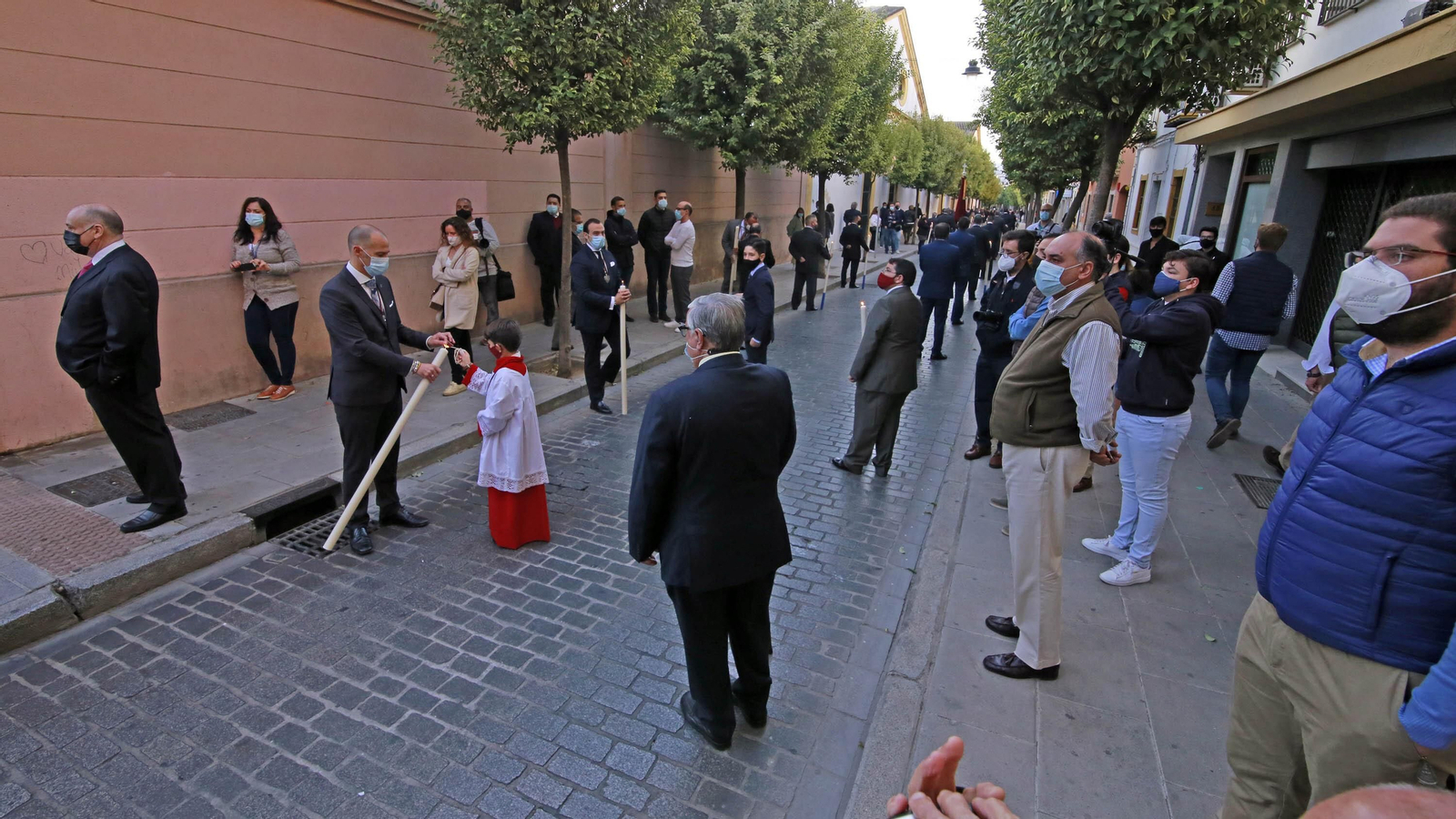 Imágenes del rosario de la Aurora de la Candelaria por los jardines de la Atalaya