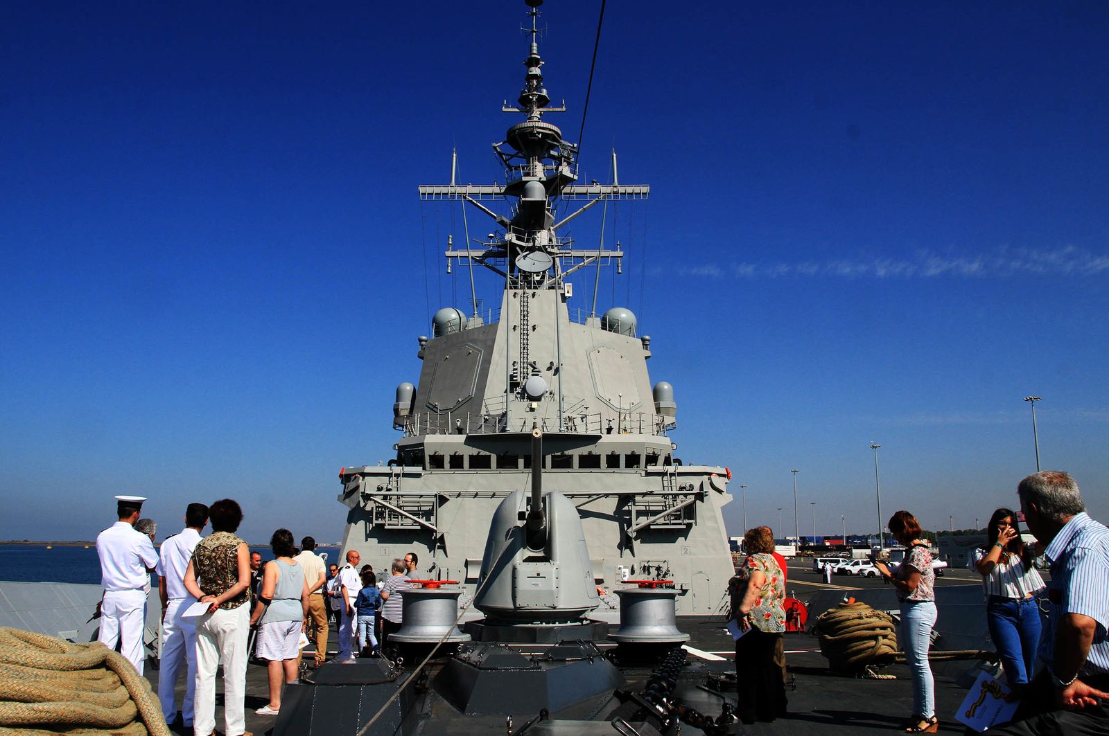 Imágenes de la Fragata Cristóbal Colón F-105