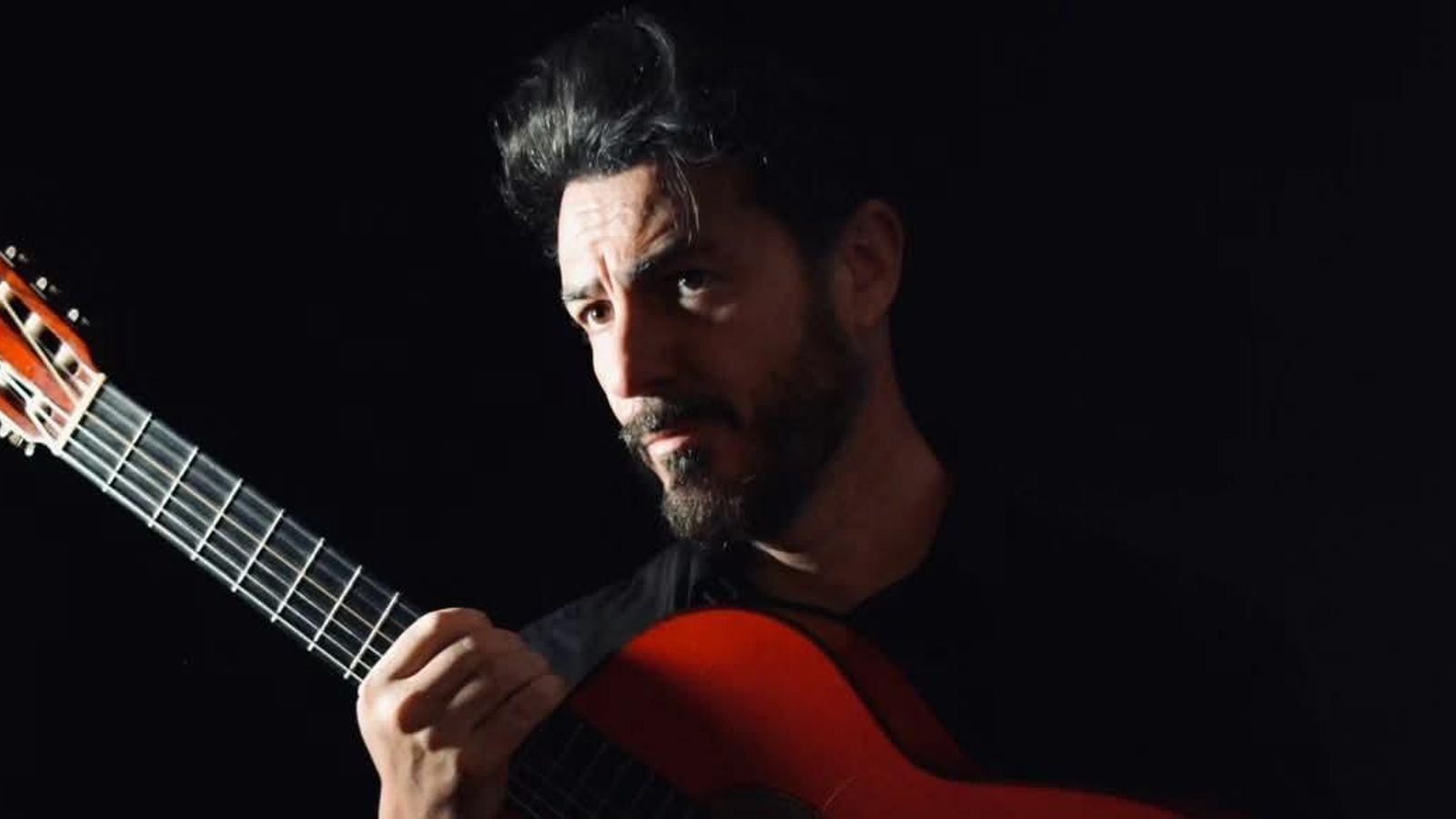 Francis Hernández, excepcional guitarrista. Francis Hernández, excepcional guitarrista.