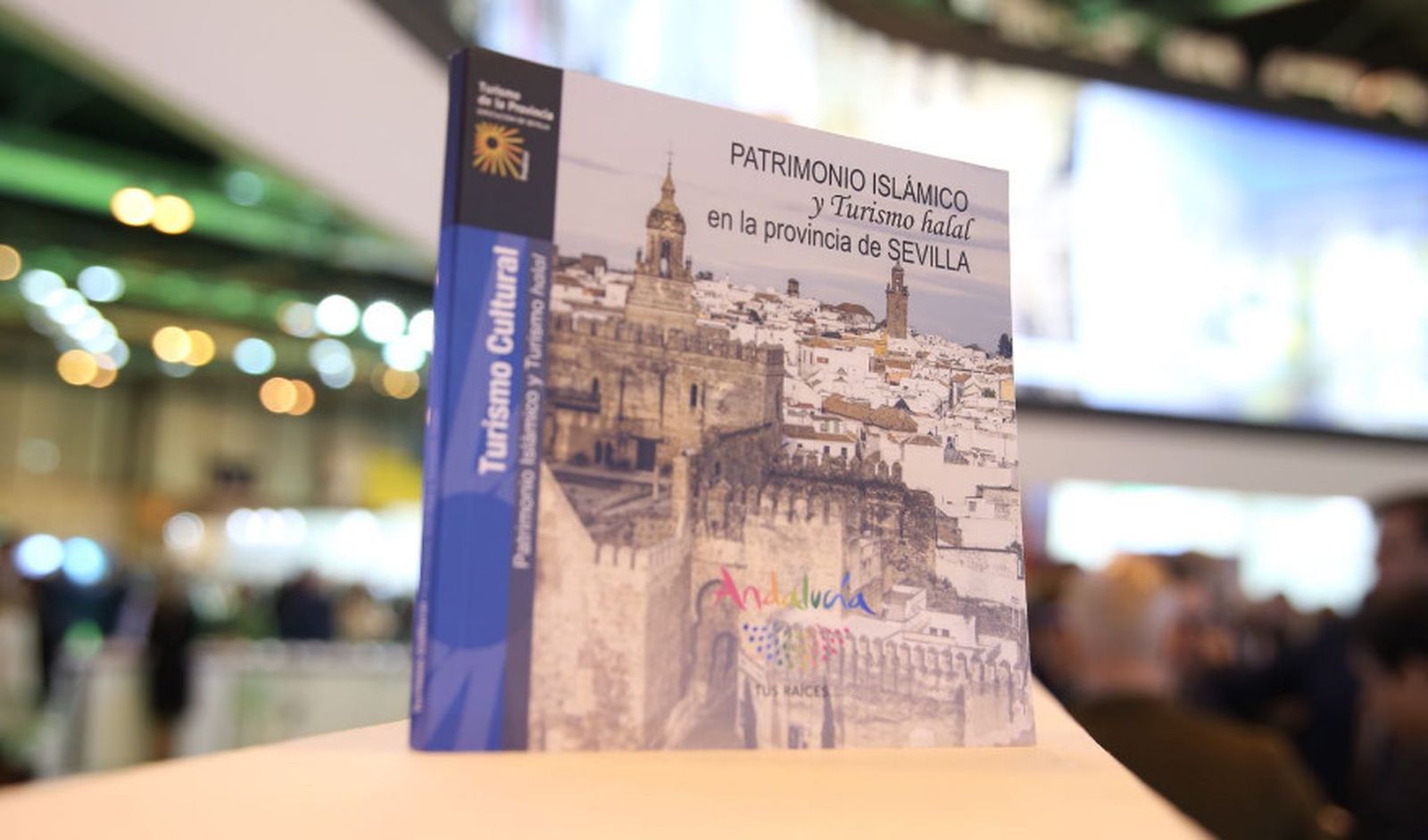 Portada de la guía para atraer turismo musulmán presentada en Fitur.