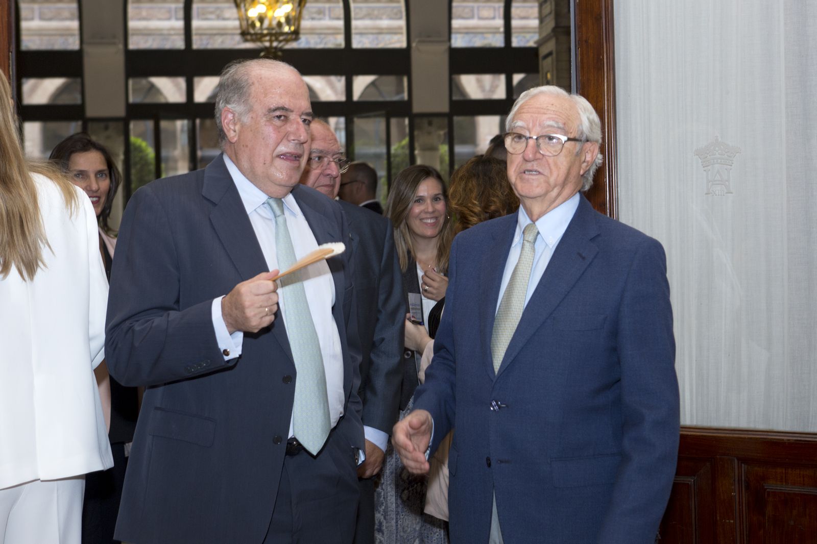 Las imágenes de la entrega de la Beca Manuel Olivencia