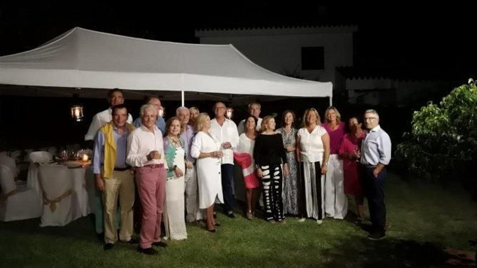 Joaquín Nieto, José Luis Tejada, Maxi Román, Marisa Arenas, Fidel Charcaitegui, José María Serván, María José Rendón, Milagrosa de Dueñas, Miguel Molina, Paco Colom, Lourdes Arenas, Susana Rendón-Luna, Ascensión Moreno, Cristina Molina, Ana Barbadillo, Remedio Jiménez y Diego de la Rosa.