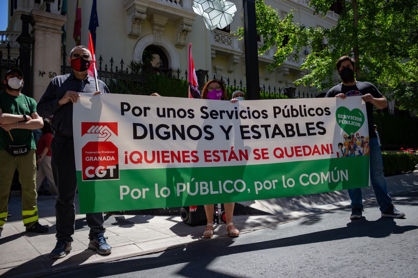 Fotos: manifestación en Granada por unos servicios públicos dignos y estables