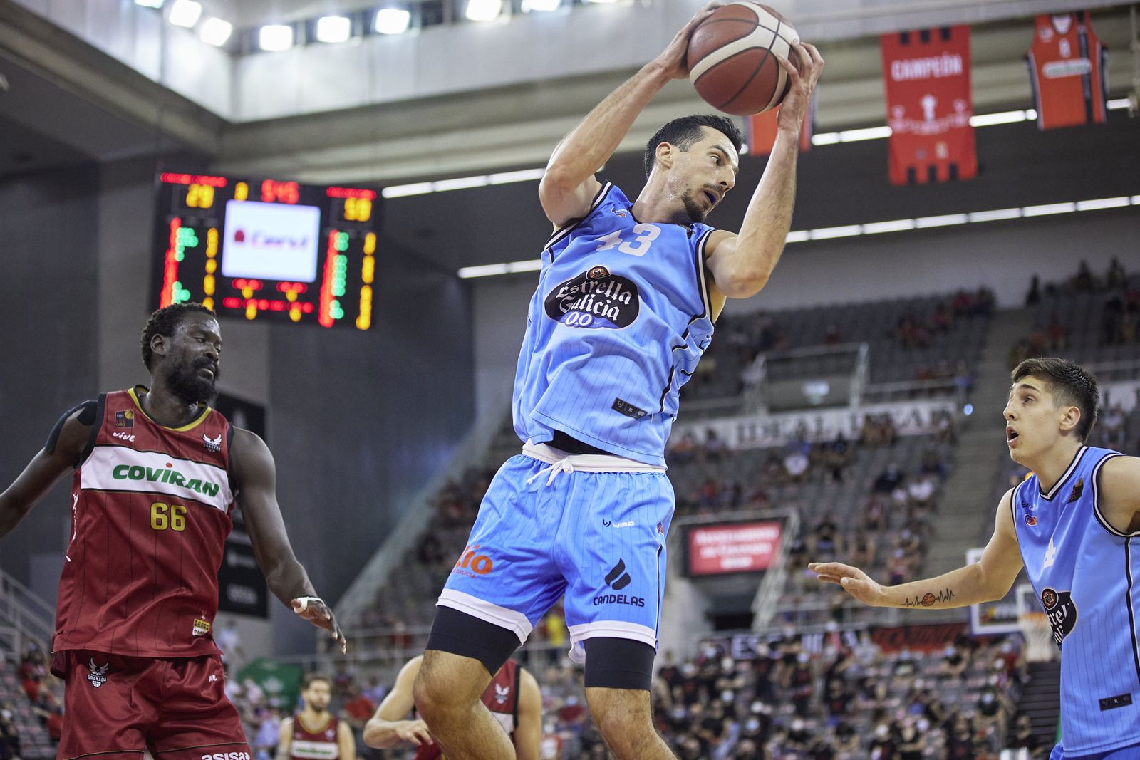 Instante del Granada-Breogán.