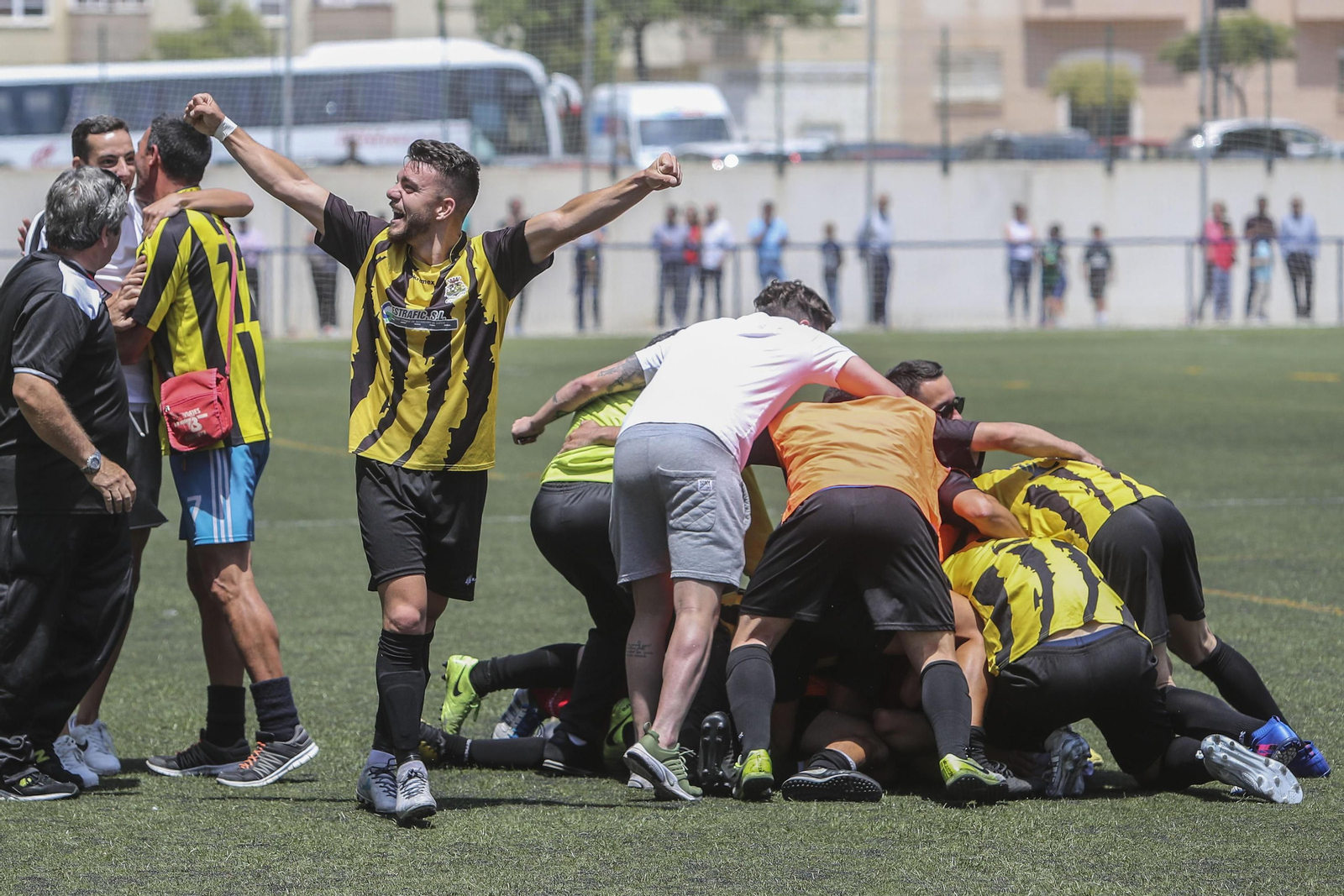 Imágenes de la trifulca entre jugadores del Bazán y el Jerez Industrial
