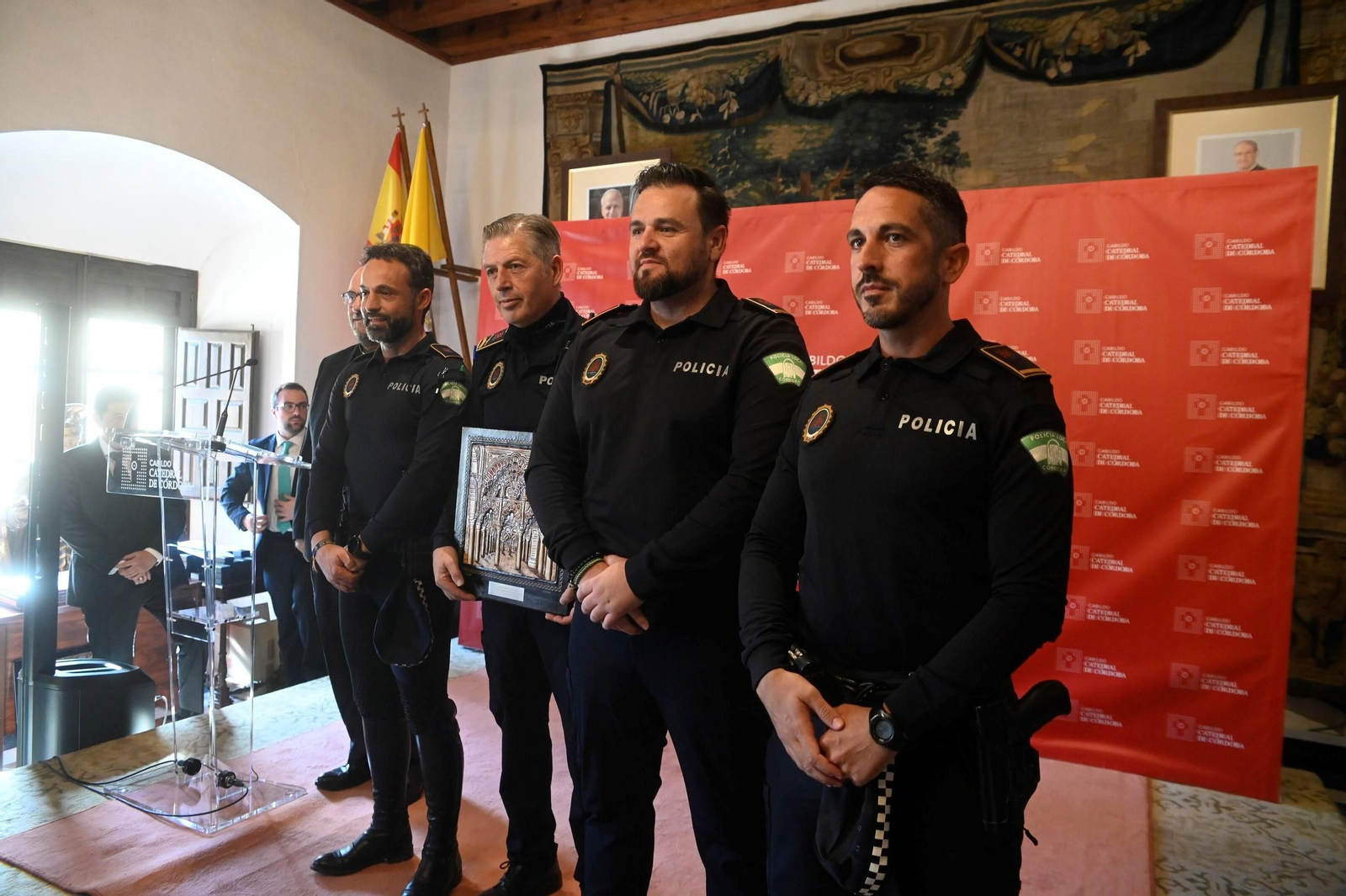 El reconocimiento a quienes lucharon contra el incendio de la Mezquita de Córdoba, en imágenes