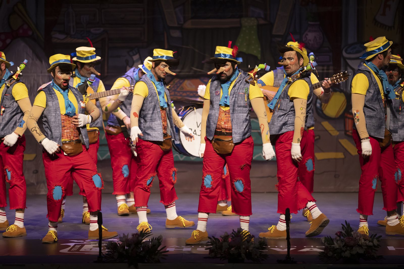 Imágenes de la actuación de la murga de Ayamonte "Los embusteros" en el Carnaval Colombino